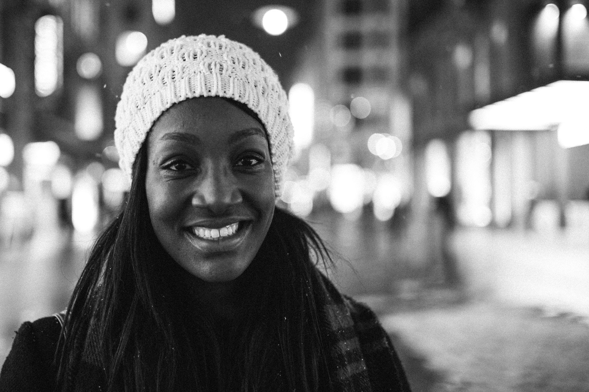 Leica Summilux-M 35mm F1.4 ASPH sample photo. Citypeople black & white photography