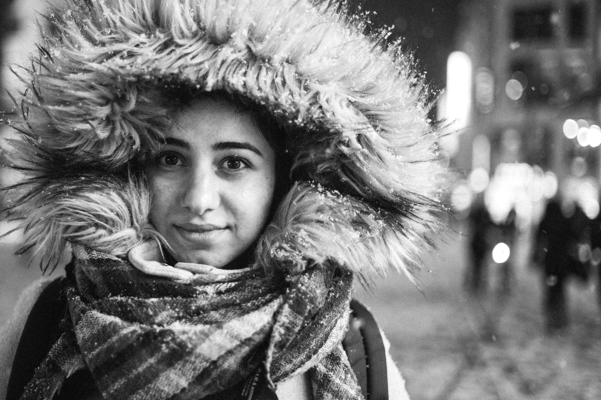 Leica Summilux-M 35mm F1.4 ASPH sample photo. Citypeople black & white photography