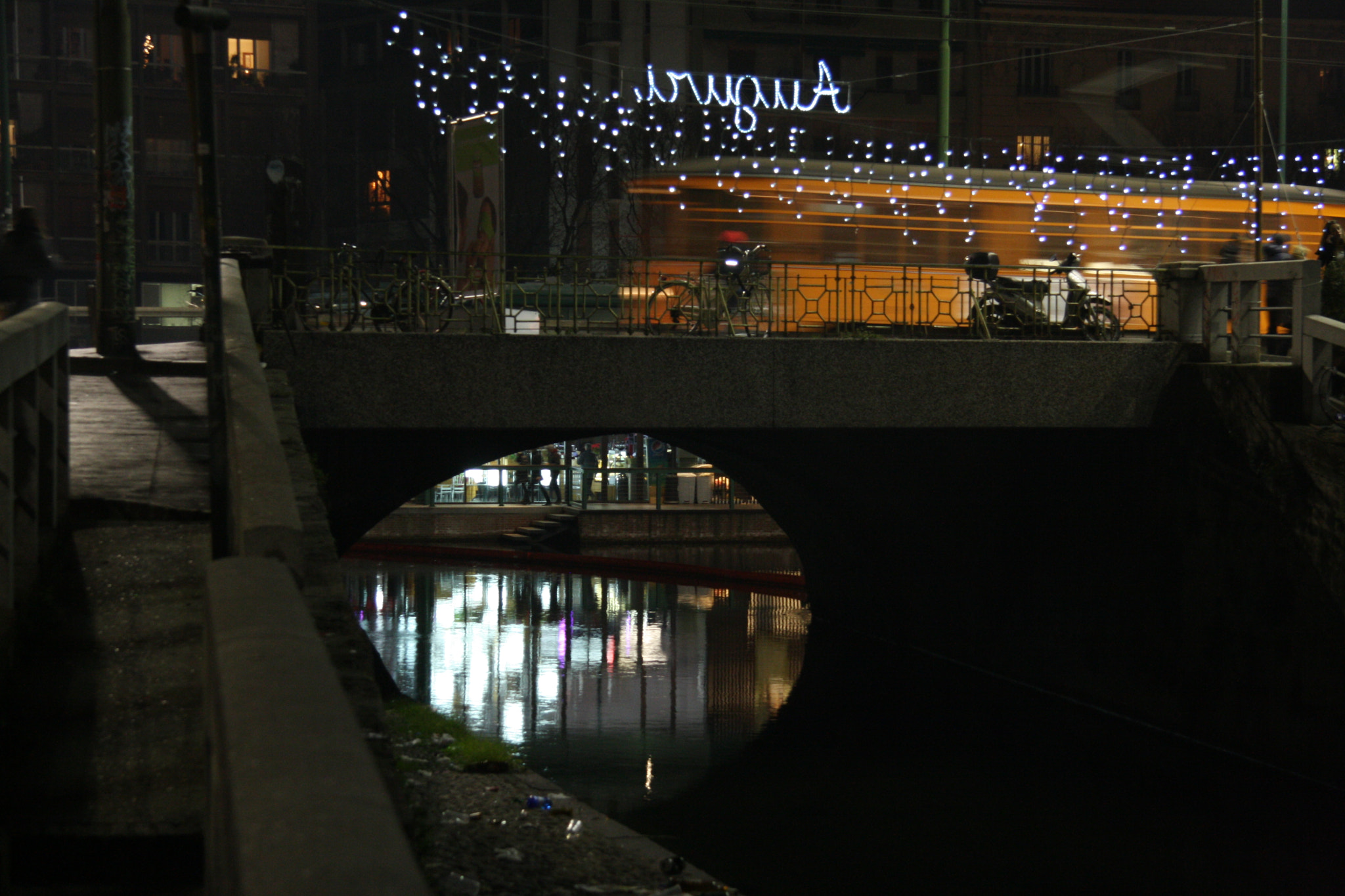 Canon EOS 1000D (EOS Digital Rebel XS / EOS Kiss F) + Canon EF-S 17-85mm F4-5.6 IS USM sample photo. Navigli a natale photography