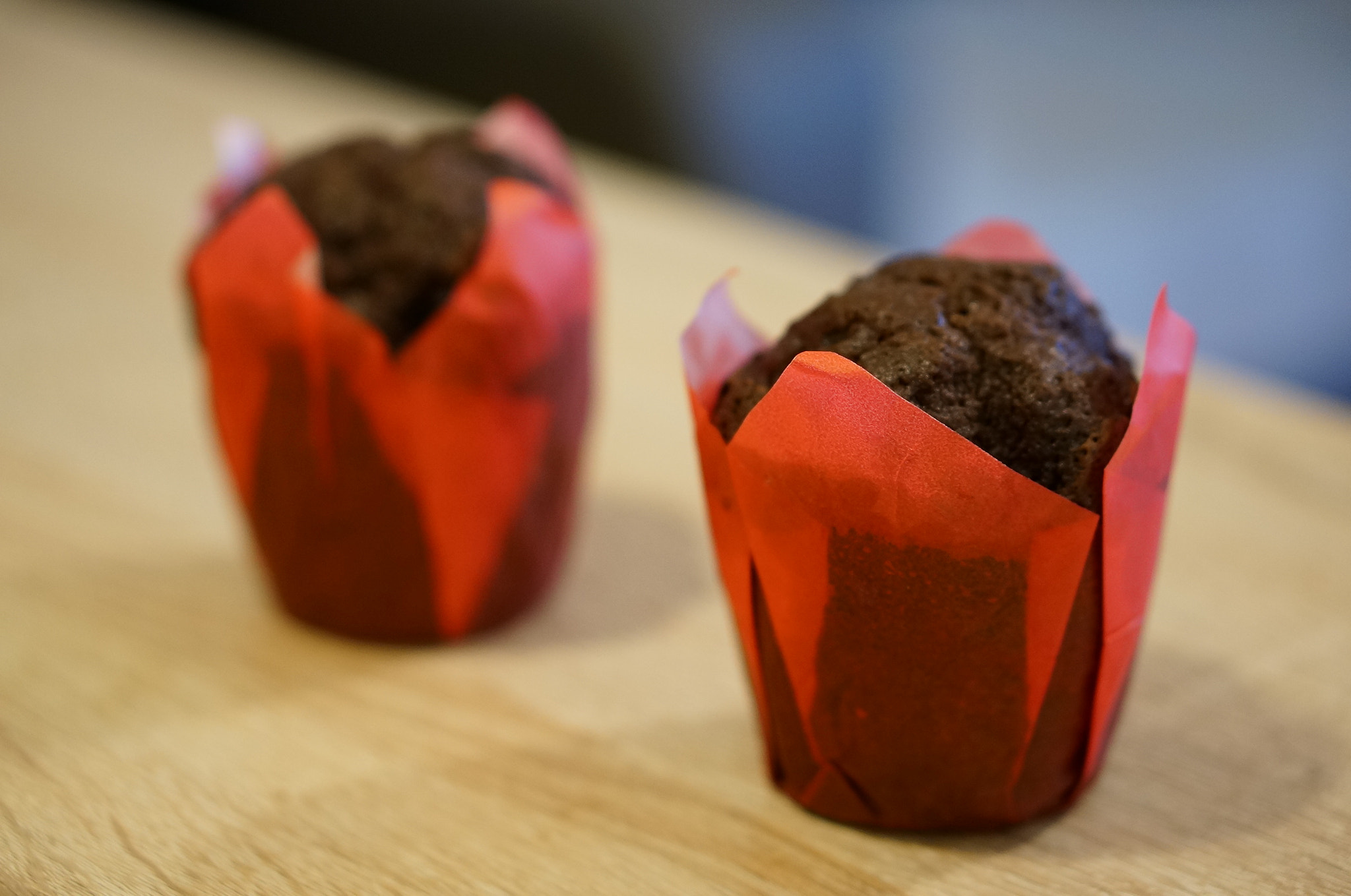 Sony Alpha NEX-6 + Sony E 50mm F1.8 OSS sample photo. Chocolate muffins photography