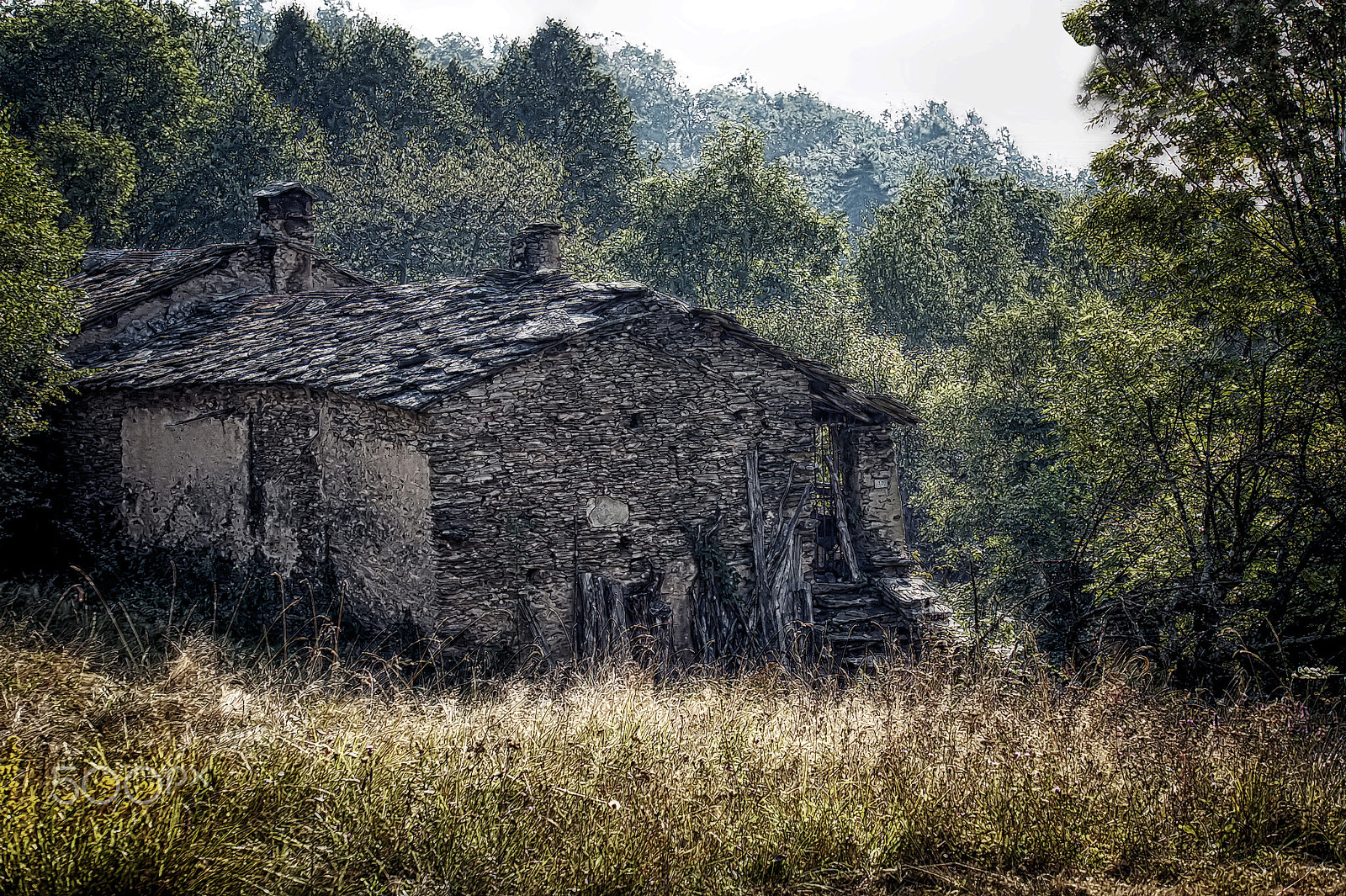 Sony Alpha NEX-3 + Sony E 55-210mm F4.5-6.3 OSS sample photo. Abandoned farmhouse photography