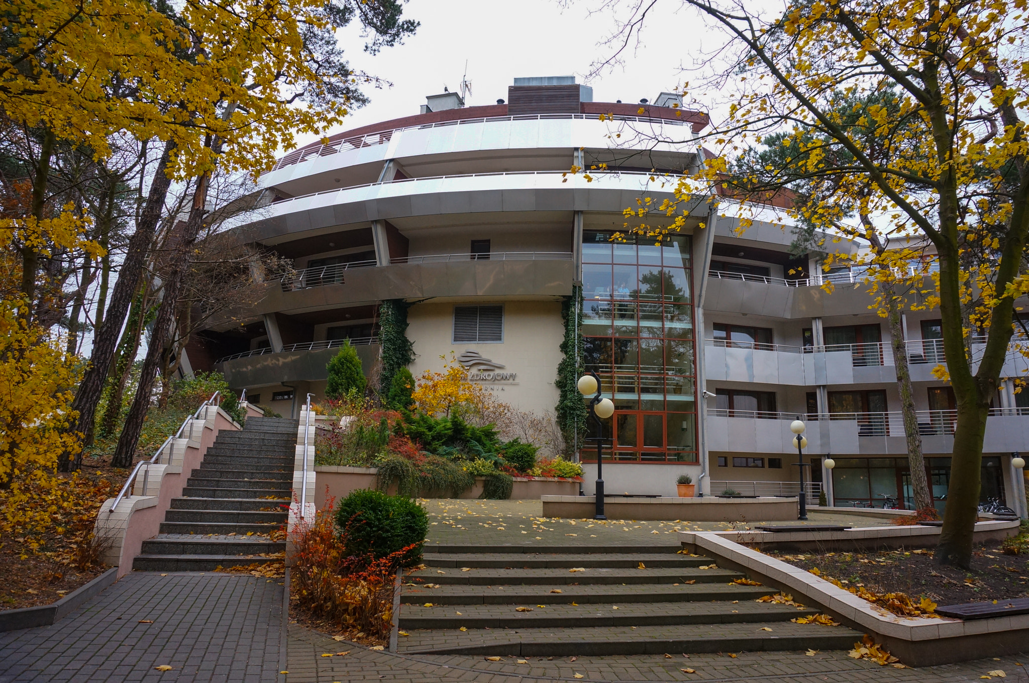 Sony E 16-50mm F3.5-5.6 PZ OSS sample photo. Modern apartment building photography