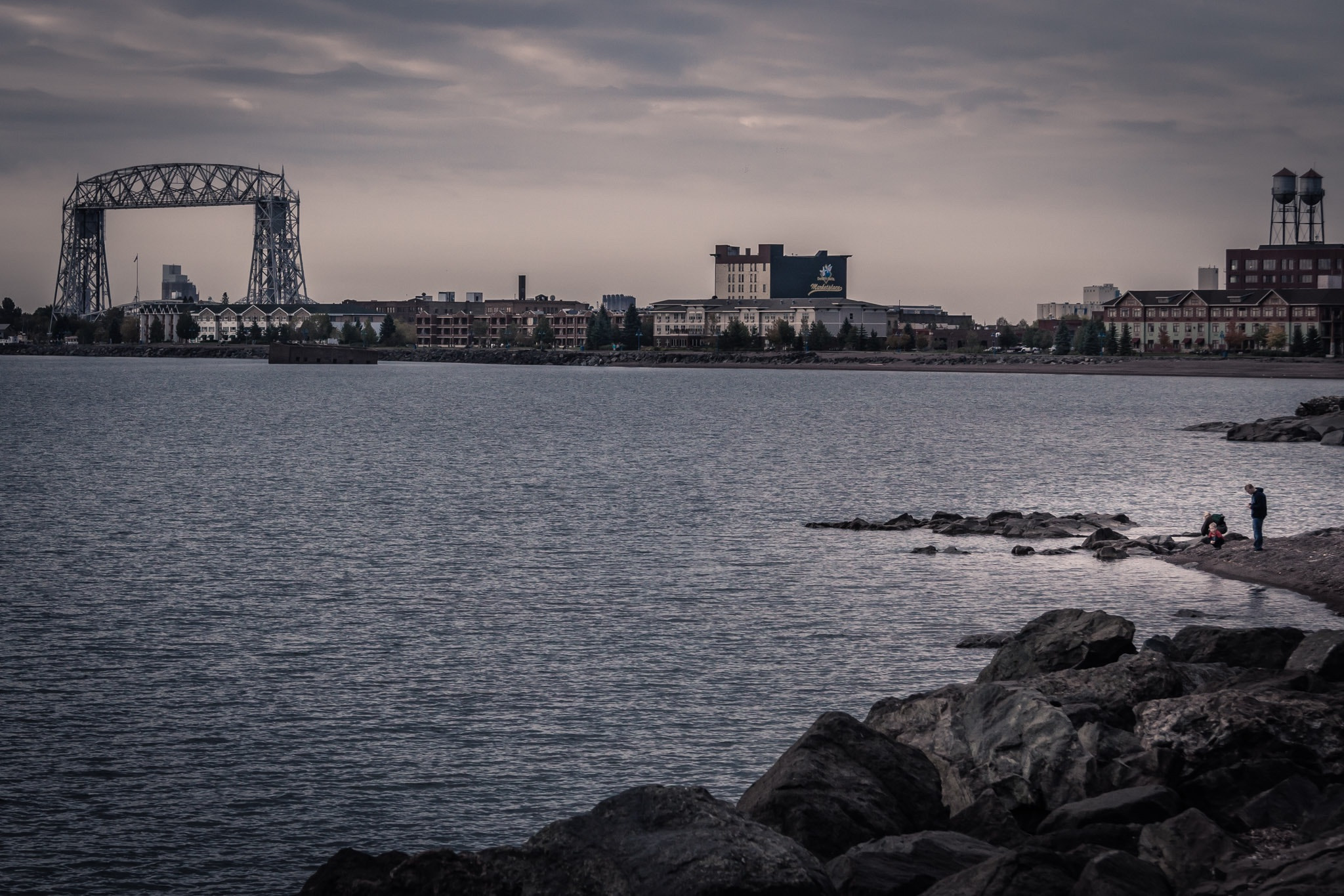 Canon EF-S 17-85mm F4-5.6 IS USM sample photo. Enjoying the lakeshore photography