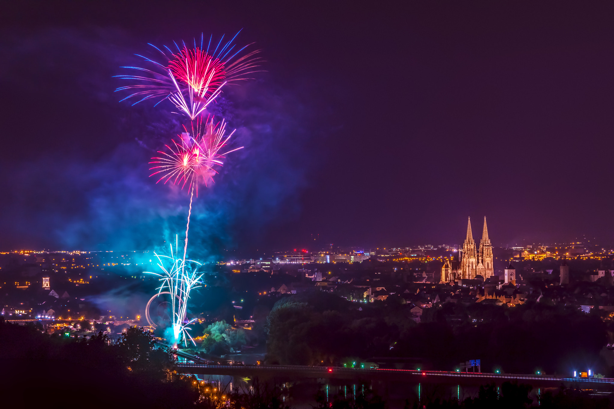 Sony ILCA-77M2 + Tamron AF 28-105mm F4-5.6 [IF] sample photo. Fairground fireworks photography