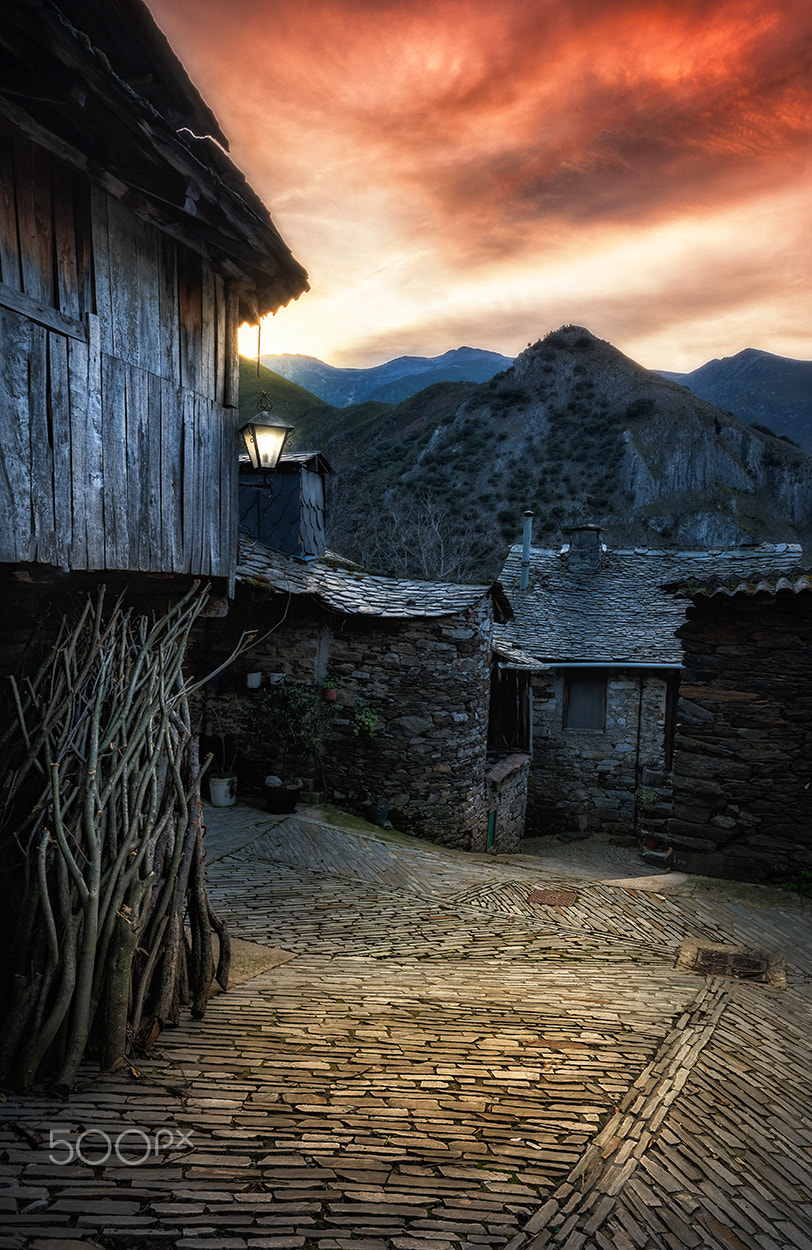 Minolta AF 28-80mm F3.5-5.6 II sample photo. Somewhere in the mountains photography
