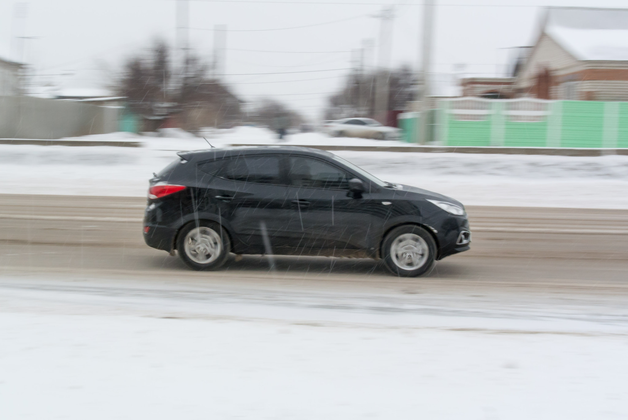 Nikon 1 Nikkor 11-27.5mm F3.5-5.6 sample photo. Snow motion photography
