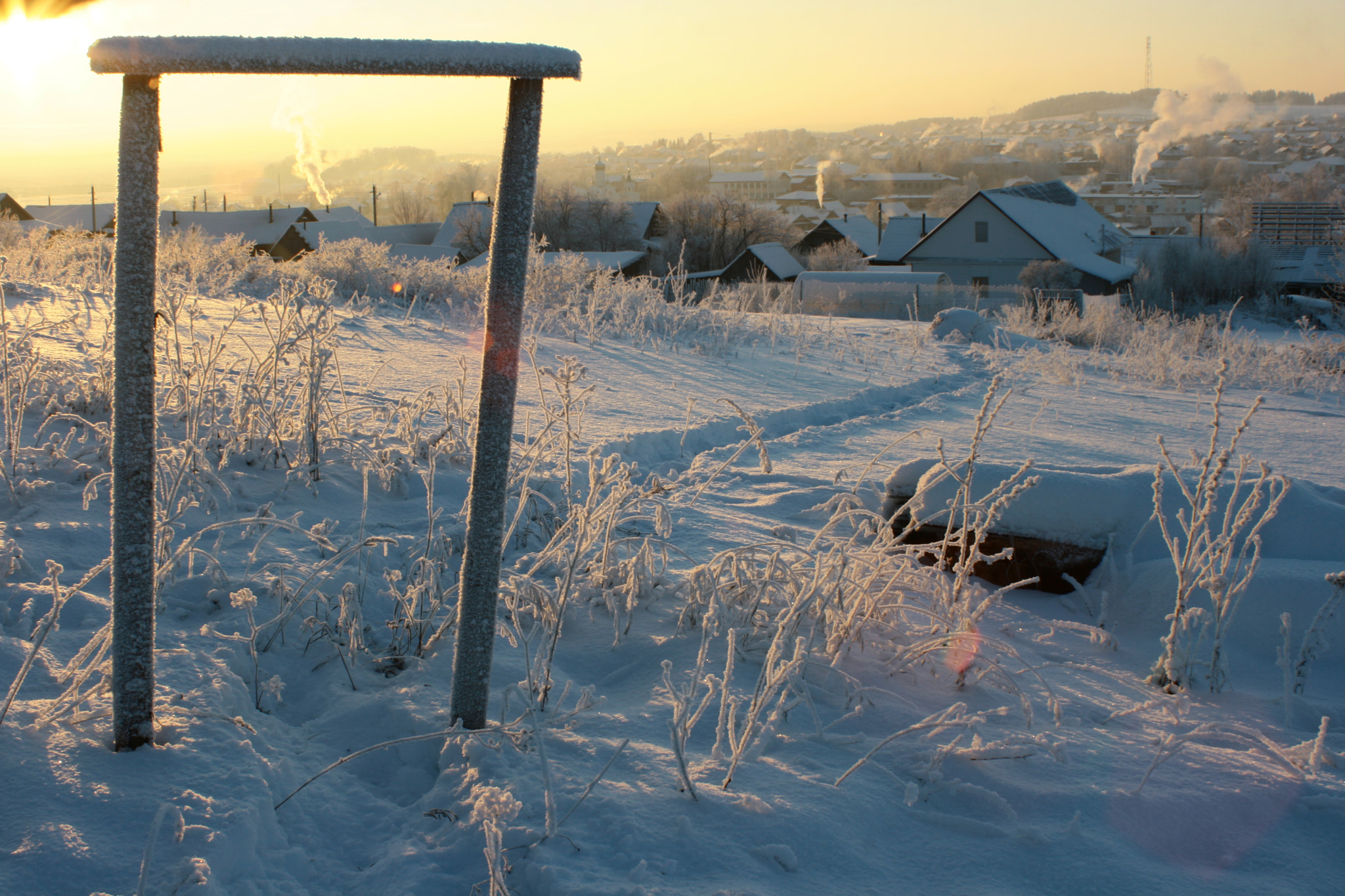Canon EF 28-90mm f/4-5.6 sample photo. Trail in the snow photography