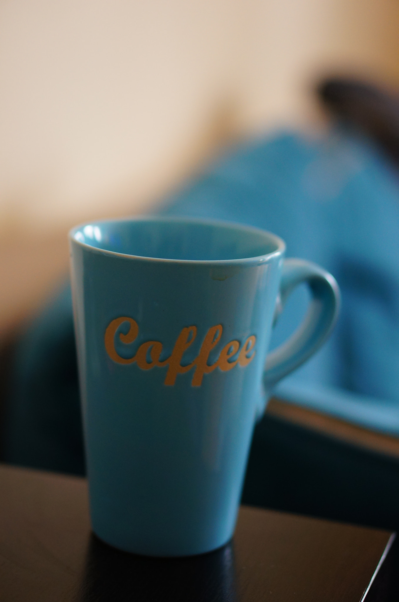 Sony Alpha NEX-5N + Sony E 50mm F1.8 OSS sample photo. Coffee mug photography