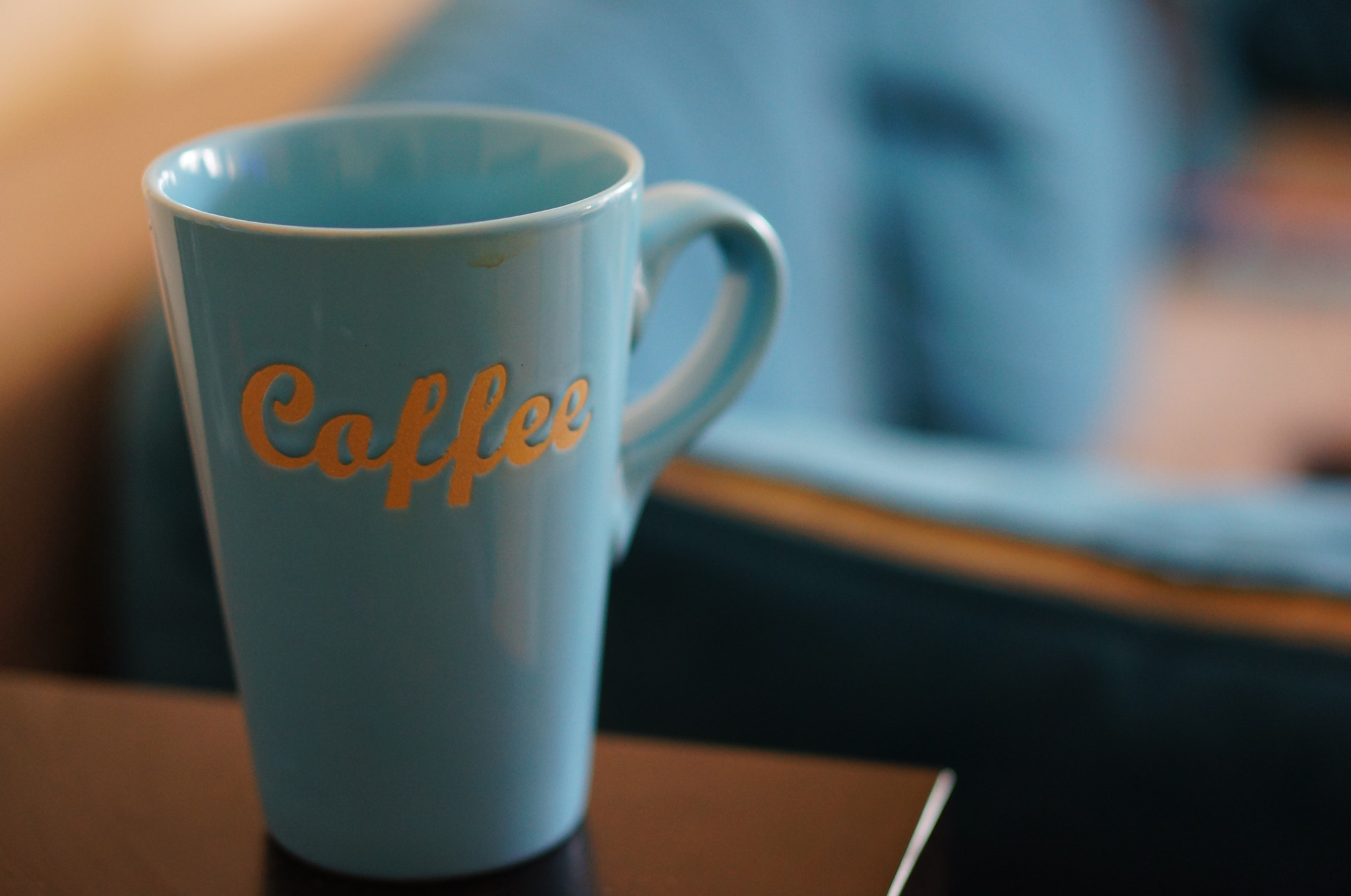 Sony Alpha NEX-5N + Sony E 50mm F1.8 OSS sample photo. Coffee mug photography