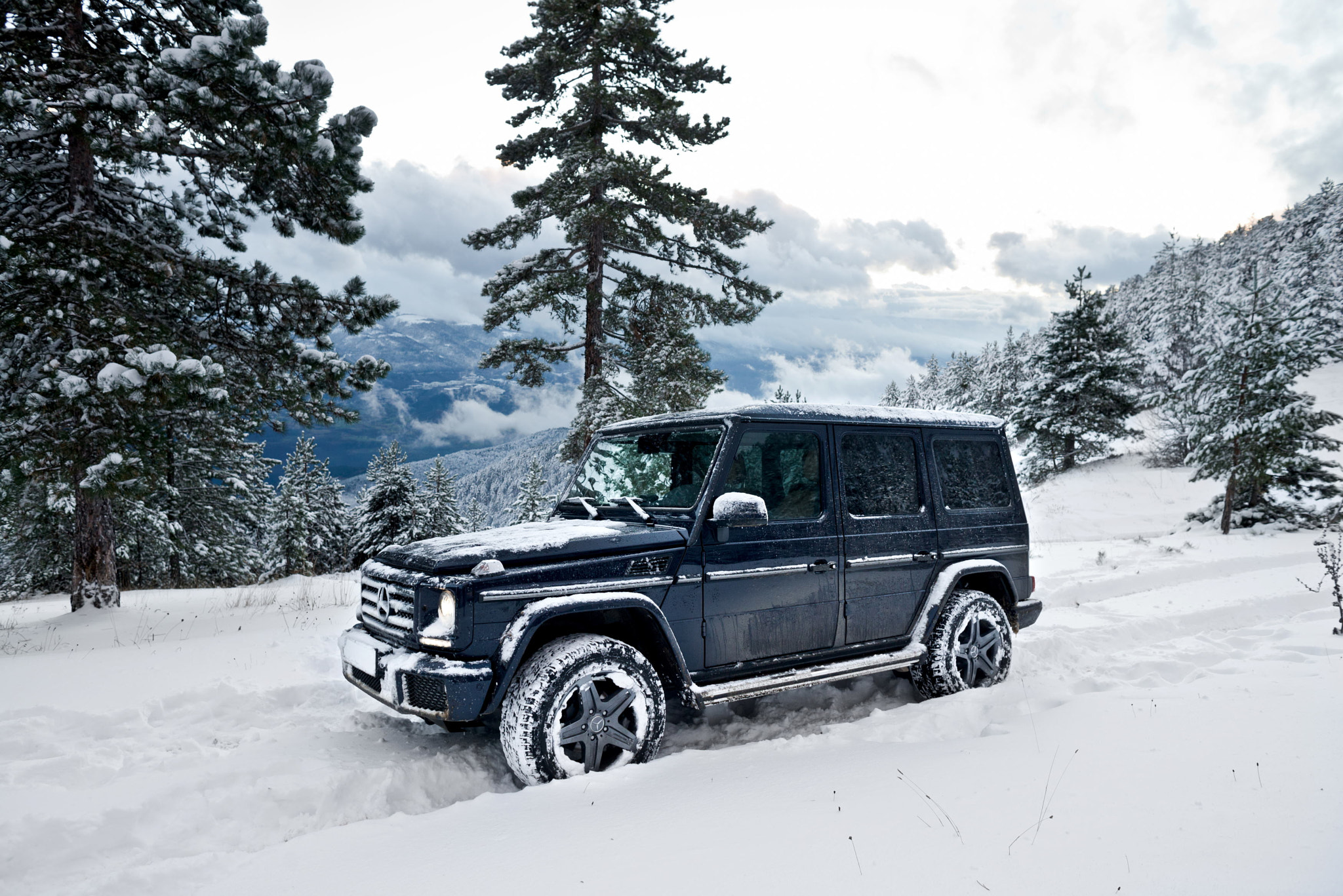 Nikon D800 + AF Nikkor 24mm f/2.8 sample photo. Mercedes g photography
