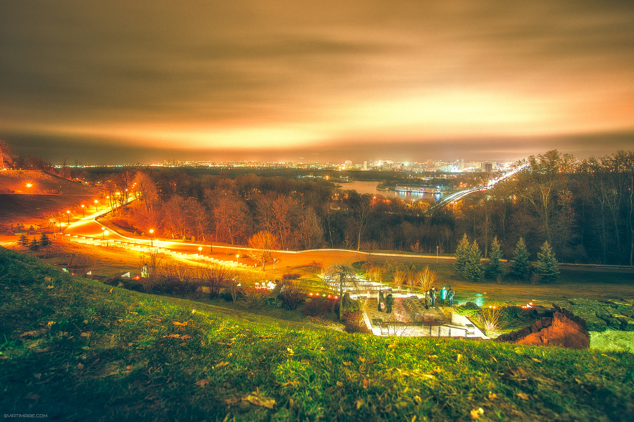 Canon EF 20-35mm F3.5-4.5 USM sample photo. Kiev photography