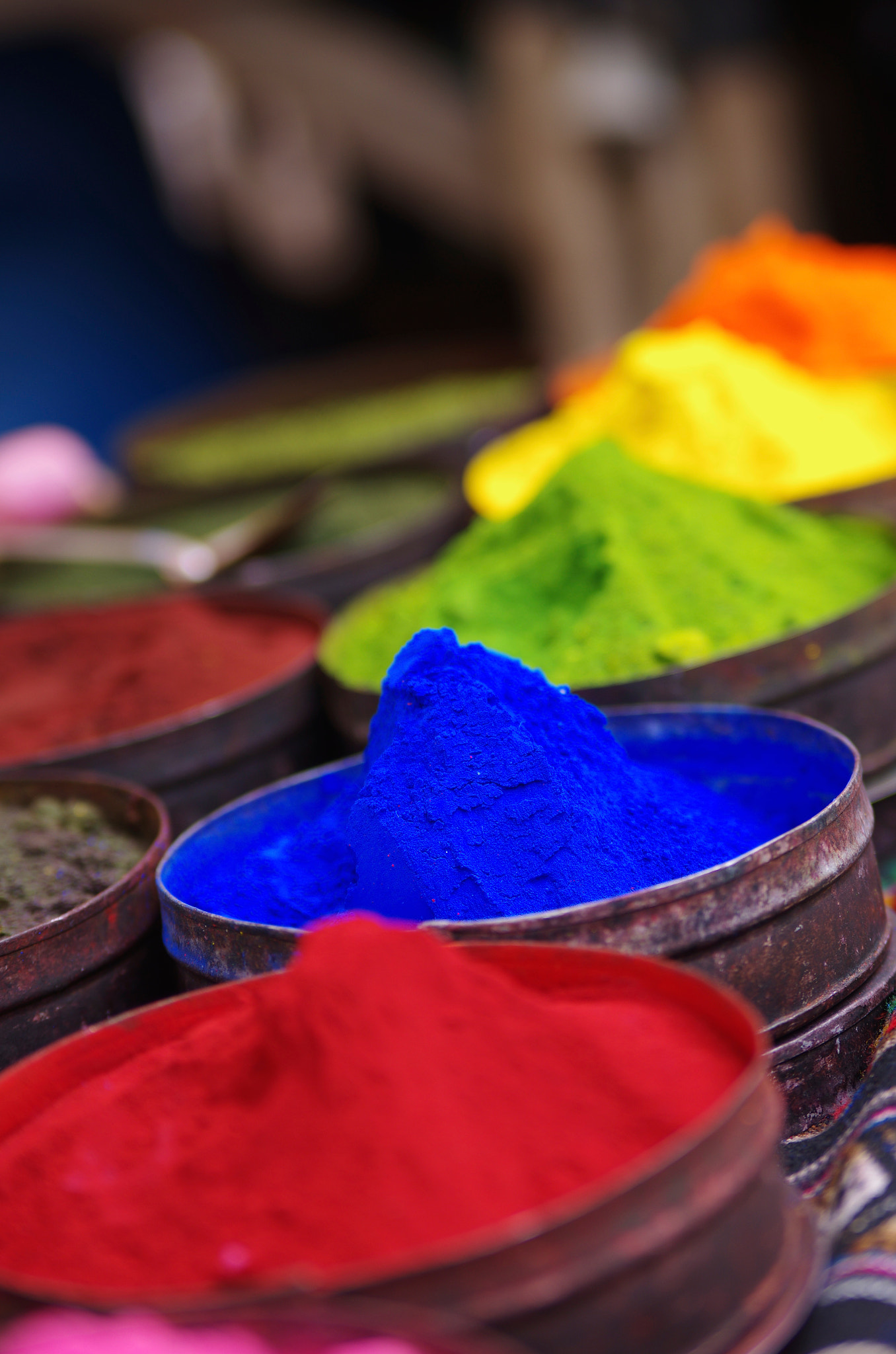 Tamron AF 28-75mm F2.8 XR Di LD Aspherical (IF) sample photo. Paint dust photography