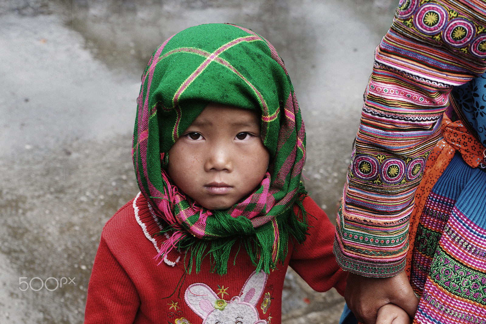 Nikon D300 + Tamron SP AF 17-50mm F2.8 XR Di II VC LD Aspherical (IF) sample photo. Little girl from flower hmong tribe photography