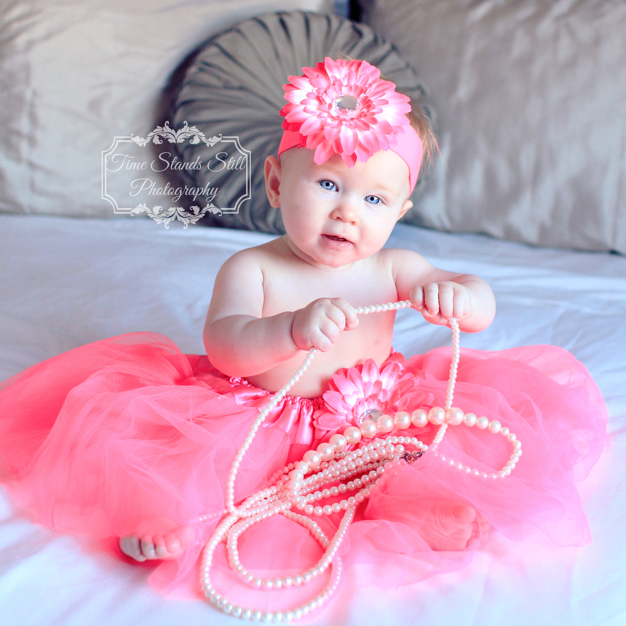 Canon EF 28mm F1.8 USM sample photo. Oh so chic baby! photography