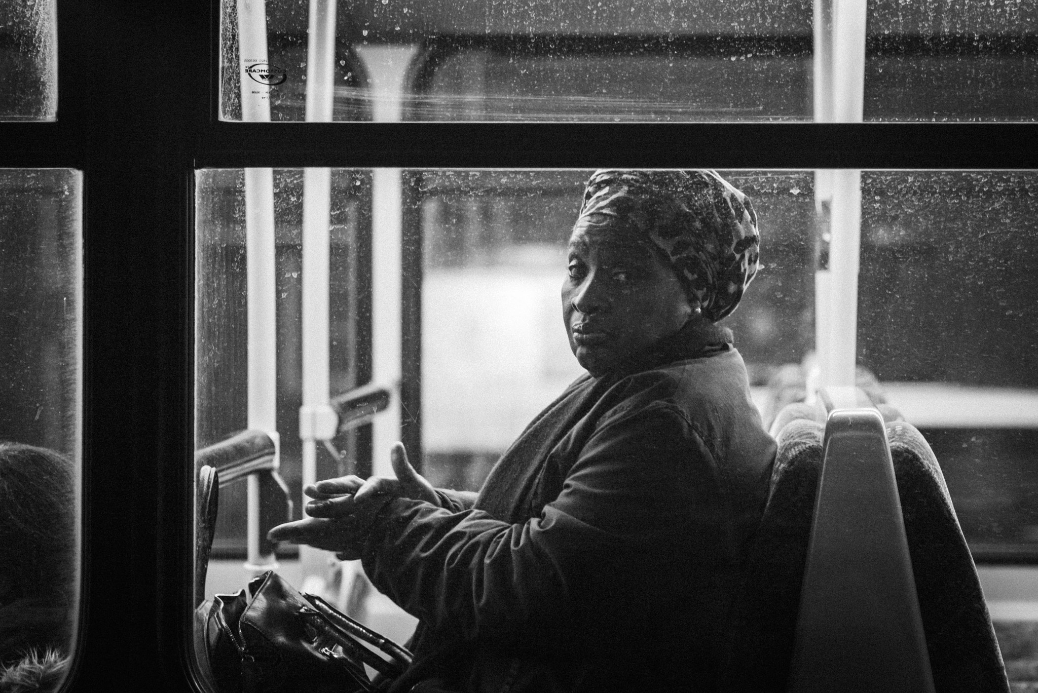 Elmarit-M 1:2.8/90 sample photo. London bus photography