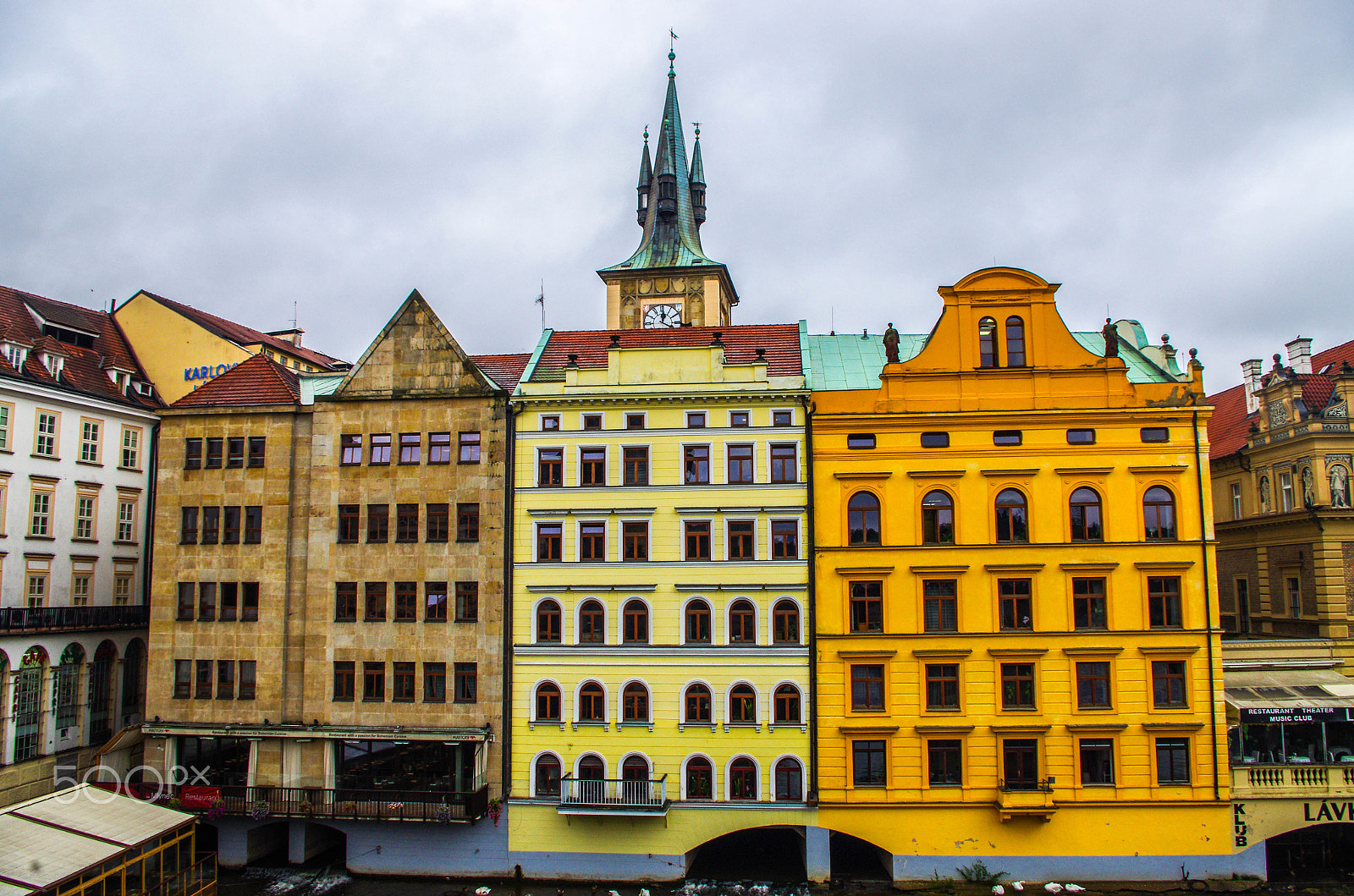 smc PENTAX-DA L 18-55mm F3.5-5.6 sample photo. Colorful buildings photography