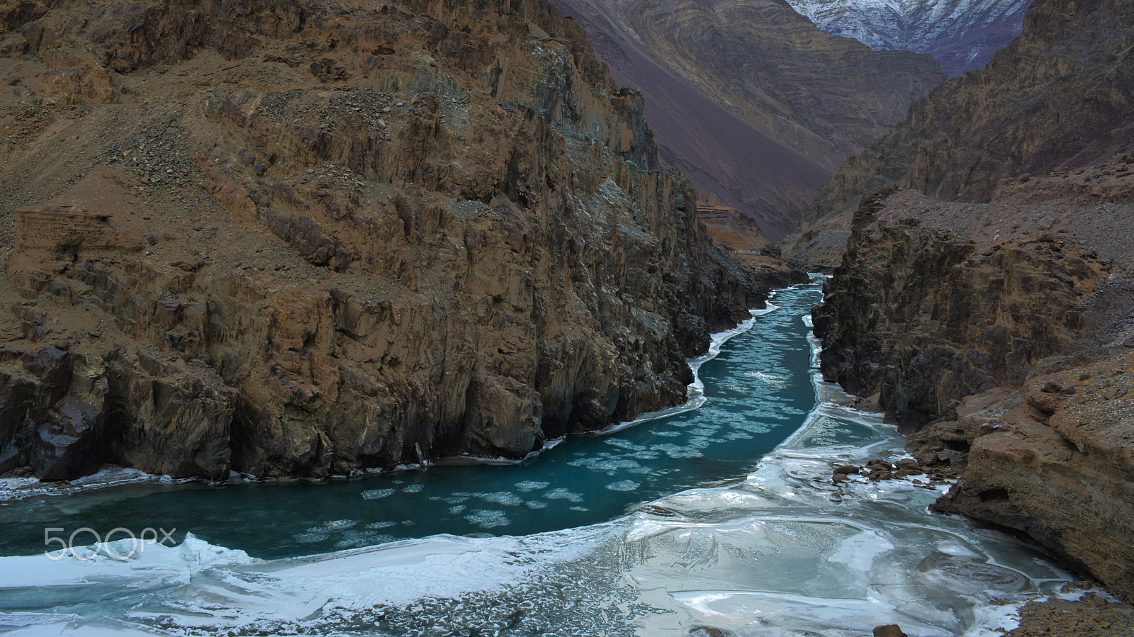 AF Zoom-Nikkor 24-120mm f/3.5-5.6D IF sample photo. The freezing zanskar photography
