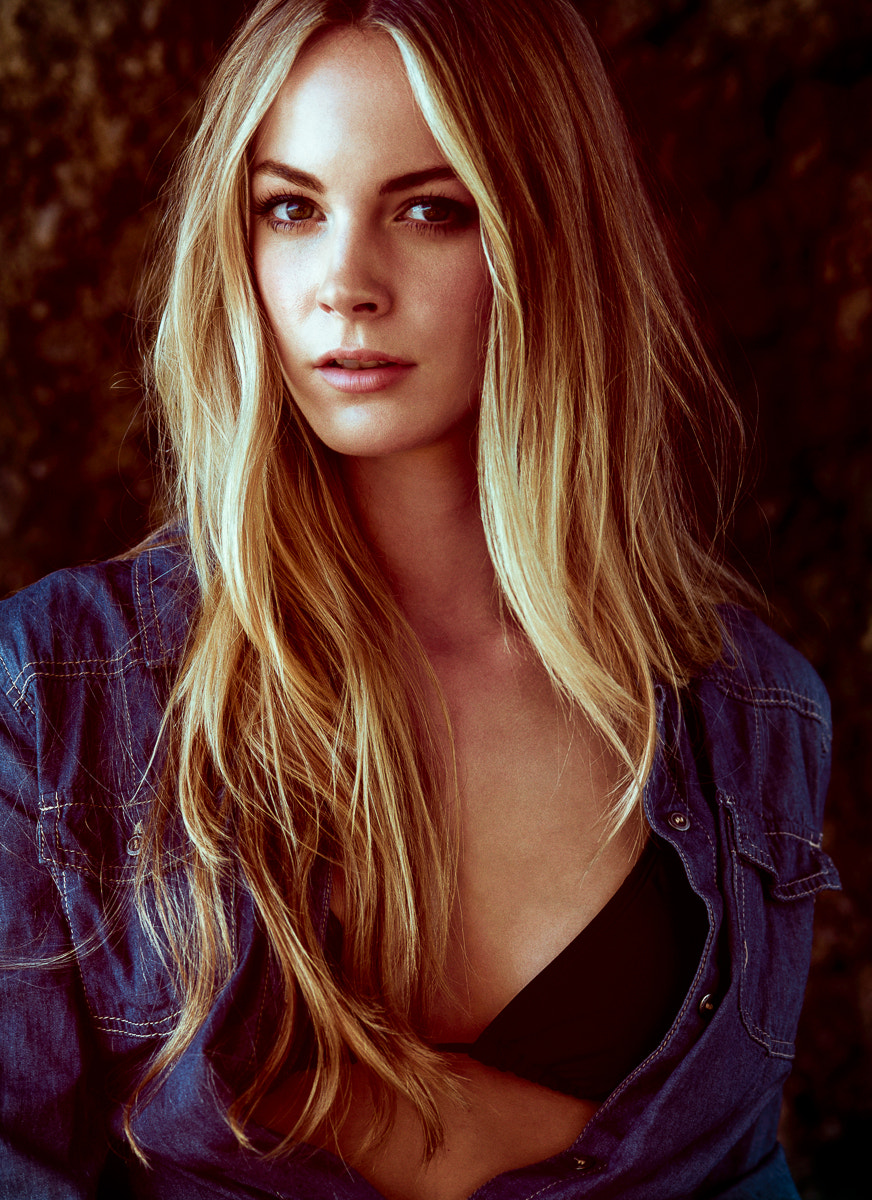 Nikon D3X + AF Micro-Nikkor 105mm f/2.8 sample photo. Brittney | beach cave portrait photography