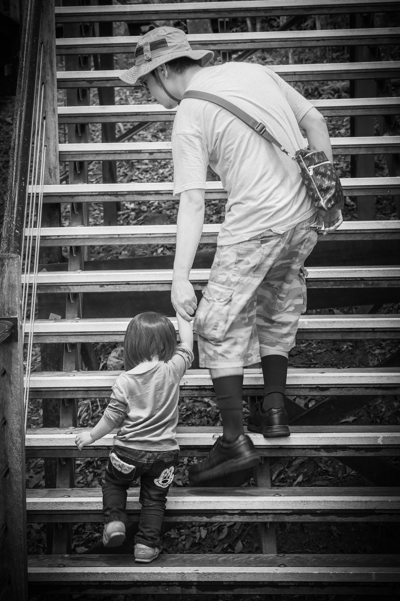 Sony Alpha a5000 (ILCE 5000) + E 60mm F2.8 sample photo. The climb photography