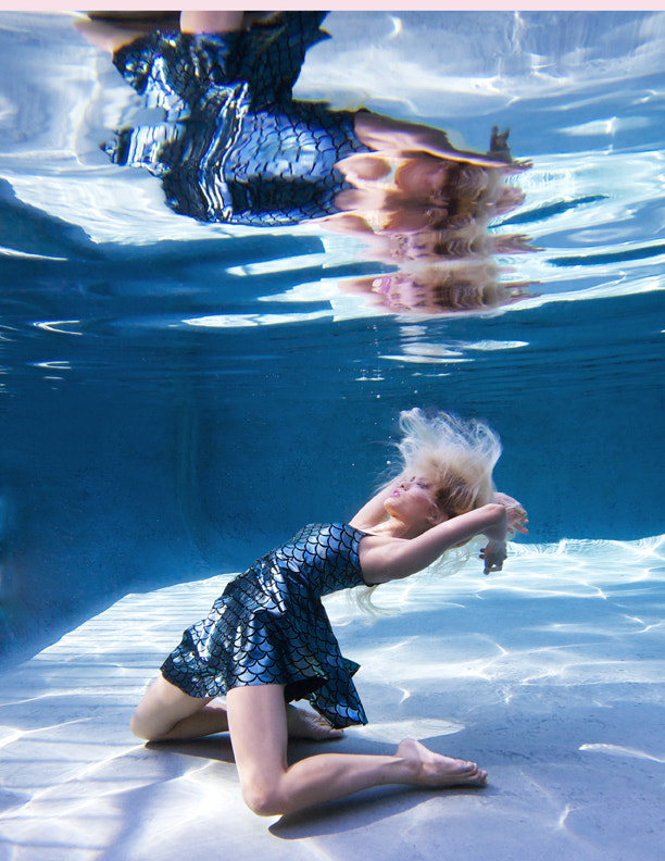 Olympus PEN E-PM1 sample photo. Yuki underwater for black milk clothing photography
