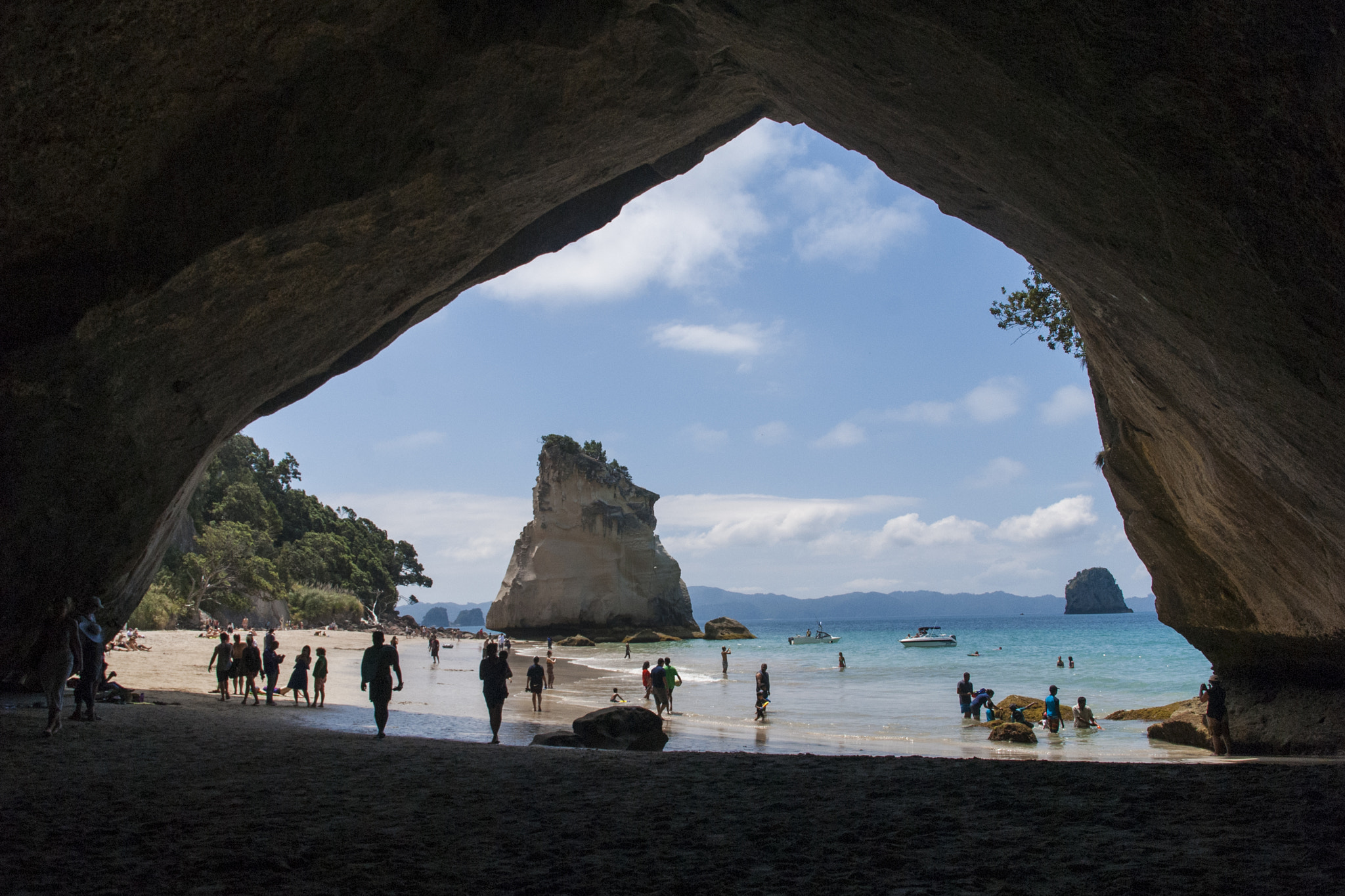Nikon D200 + Sigma 18-200mm F3.5-6.3 DC sample photo. Cathedral cove photography