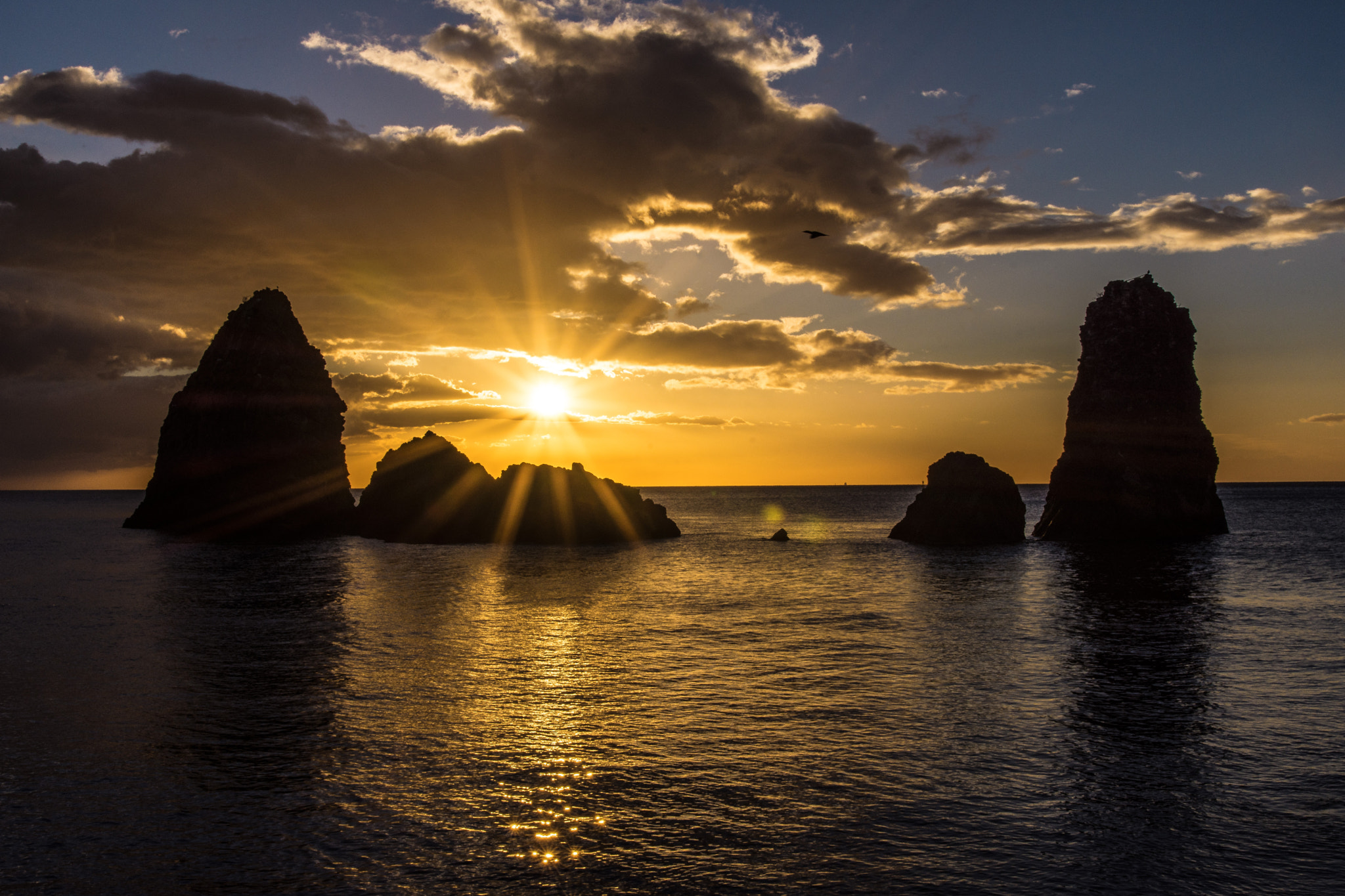 Nikon D7200 + Sigma 18-50mm F2.8 EX DC Macro sample photo. Acitrezza morning photography
