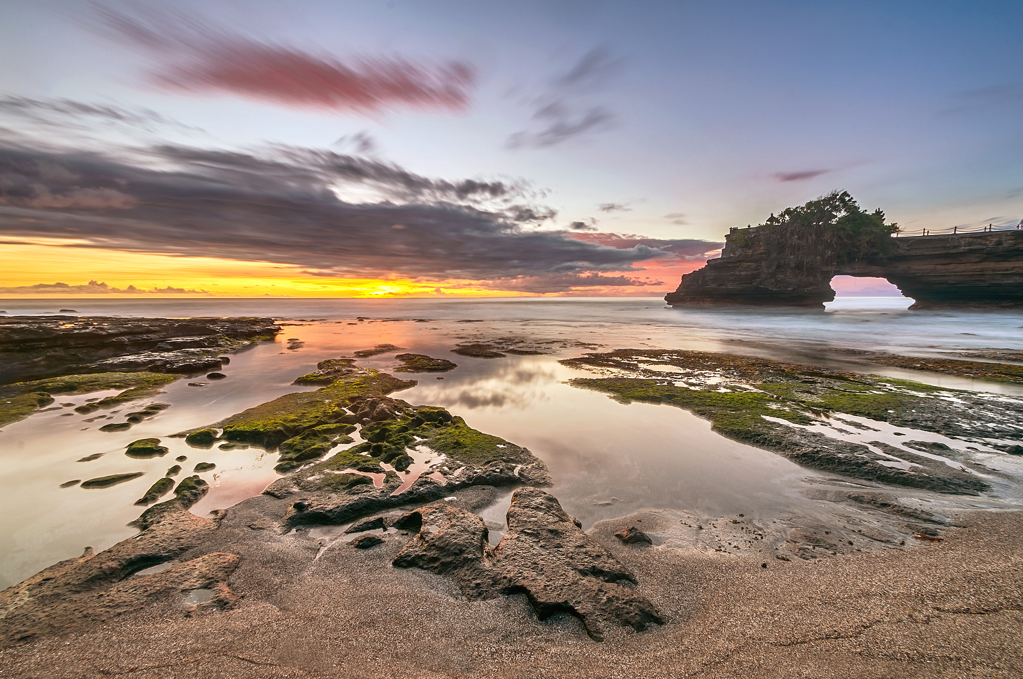 Sony Alpha NEX-6 + Sony DT 50mm F1.8 SAM sample photo. Sunset at batu bolong temple photography