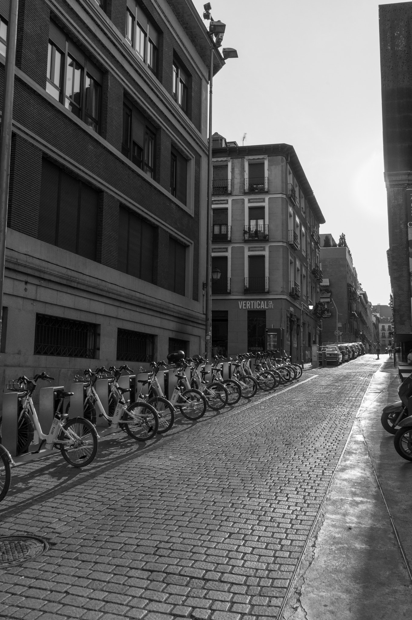 Sony Alpha NEX-F3 + Sony E 10-18mm F4 OSS sample photo. Street in madrid. photography