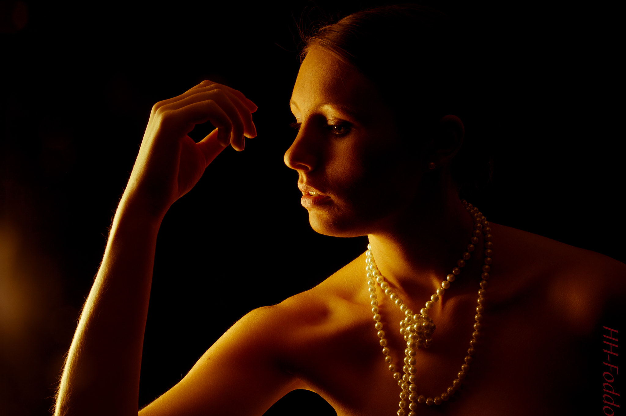 Sony SLT-A33 + Sigma 17-70mm F2.8-4.5 (D) sample photo. String of pearls photography