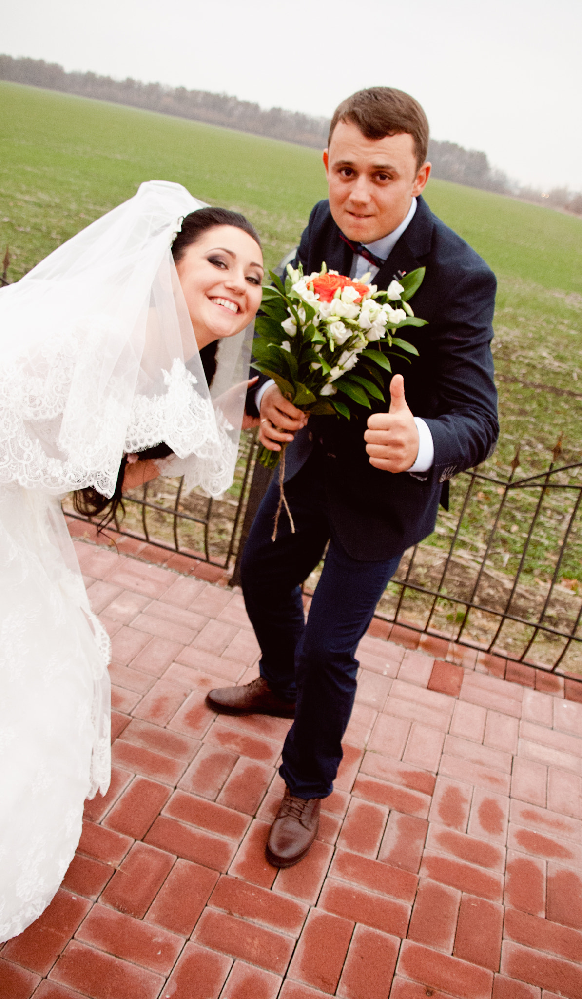 Sigma 18-200mm f/3.5-6.3 DC OS sample photo. Crazy couple photography