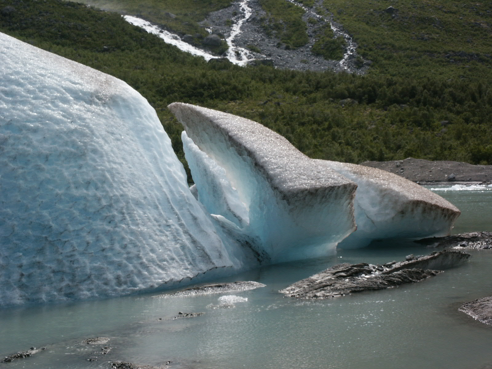 KONICA MINOLTA DiMAGE S404 sample photo. Briksdalsbreen photography