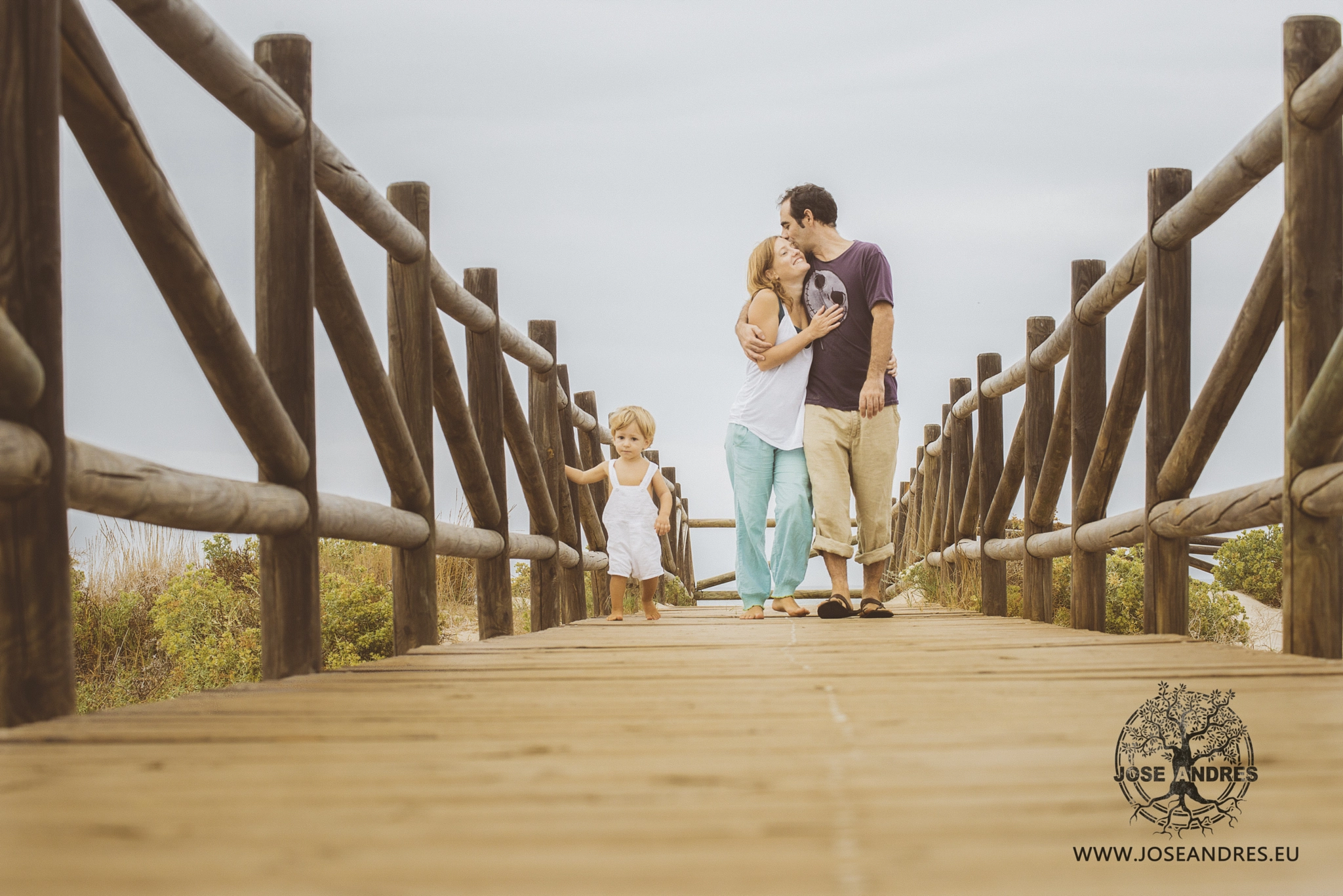 Sigma 70-200mm F2.8 EX DG OS HSM sample photo. Felix and his parents photography