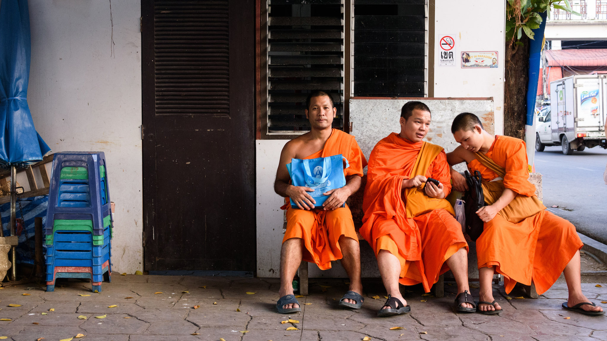 Nikon 1 J5 + Nikon 1 Nikkor 18.5mm F1.8 sample photo. Modern monks photography