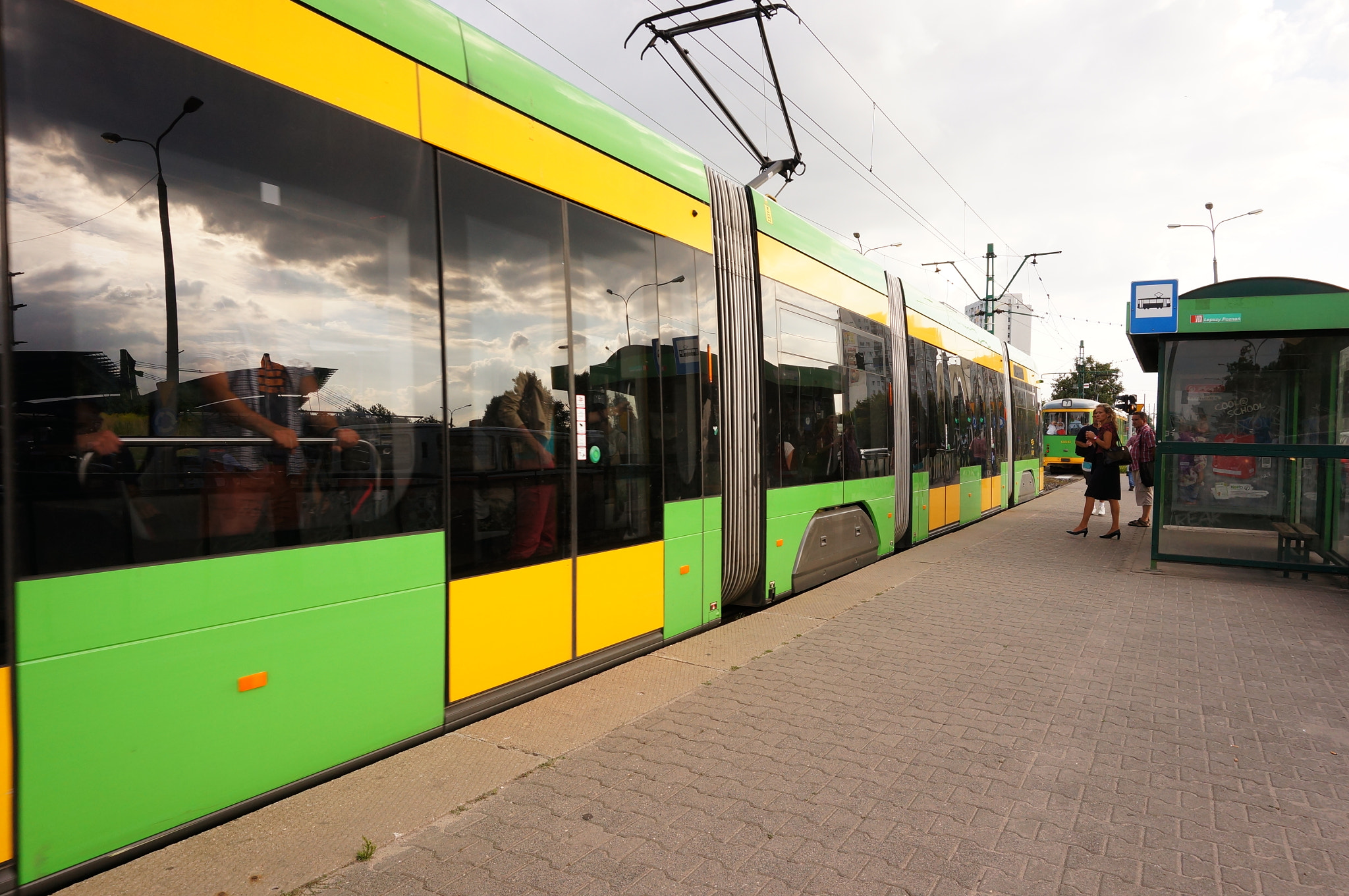 Sony E 16-50mm F3.5-5.6 PZ OSS sample photo. Tram arrival photography