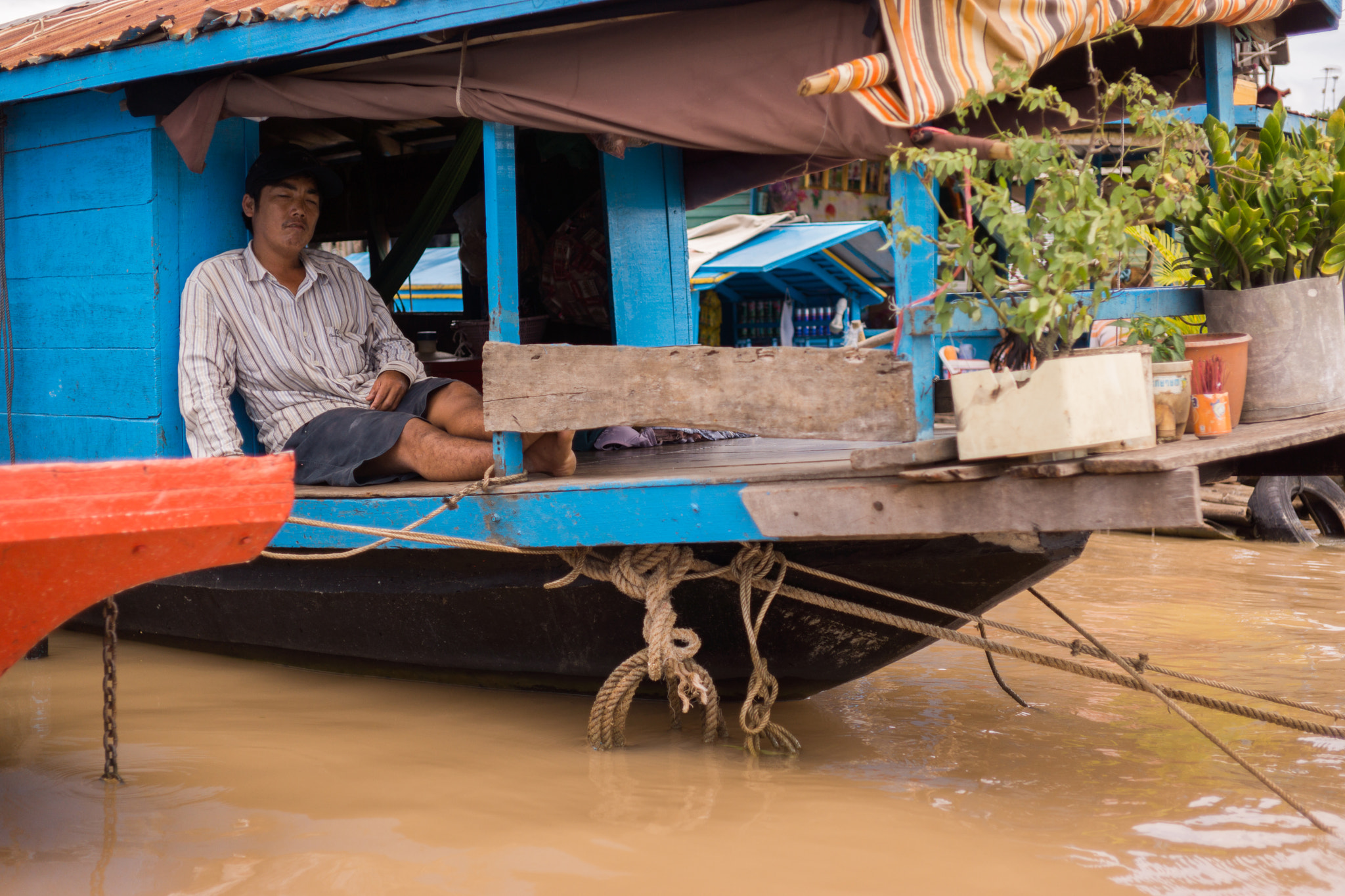 Sony Alpha NEX-7 + E 32mm F1.8 sample photo. Ciudad flotante de phoum kandal i photography