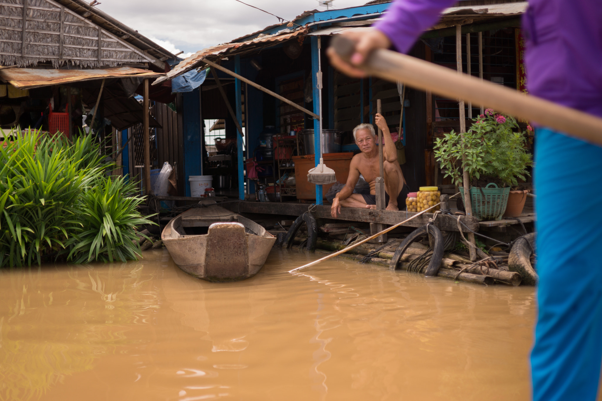 Sony Alpha NEX-7 + E 32mm F1.8 sample photo. Ciudad flotante de phoum kandal vi photography