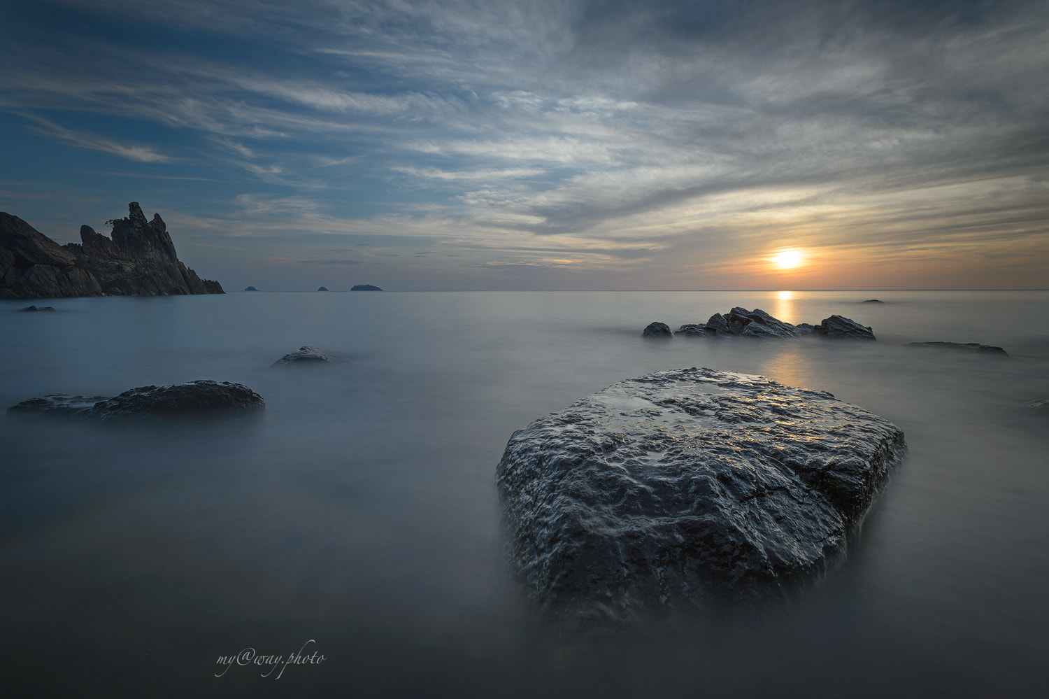 Nikon AF-S Nikkor 17-35mm F2.8D ED-IF sample photo. Chai chet sunset photography