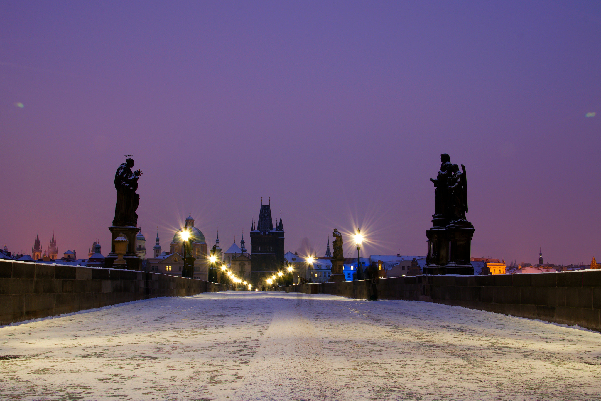 18.00 - 105.00 mm f/3.5 - 5.6 sample photo. Charles bridge in snow photography