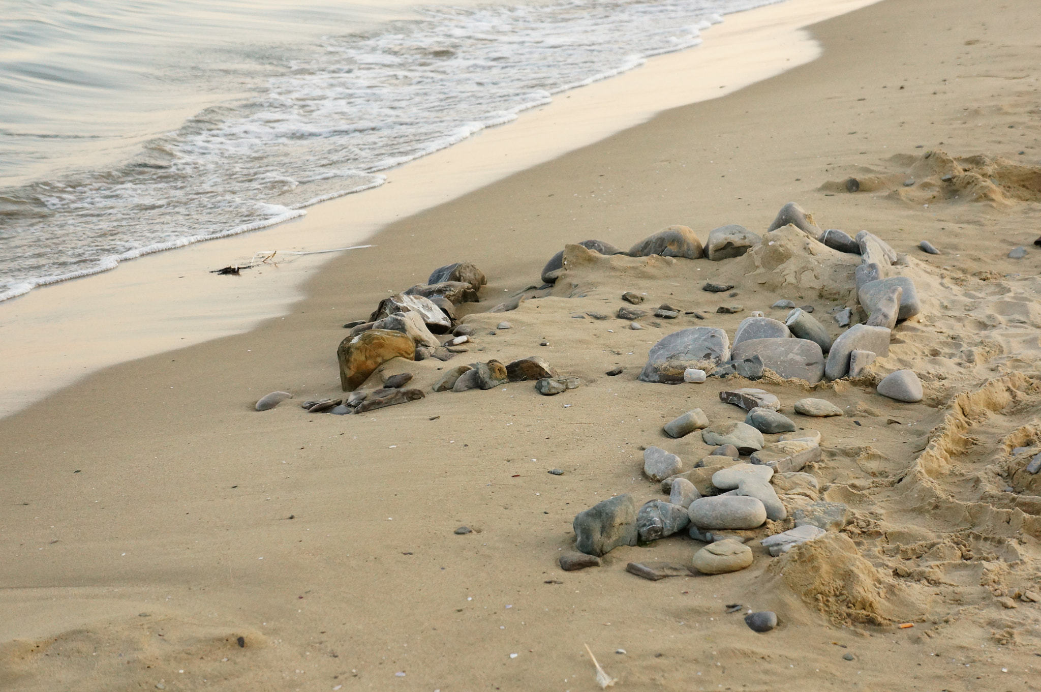 Sony E 18-55mm F3.5-5.6 OSS sample photo. Sand beach photography