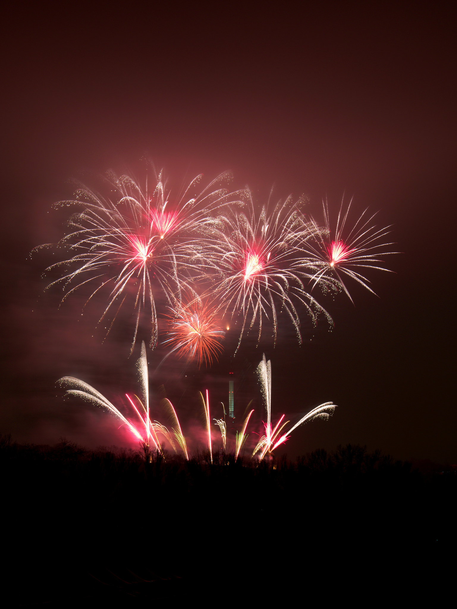 18.00 - 105.00 mm f/3.5 - 5.6 sample photo. Fireworks photography