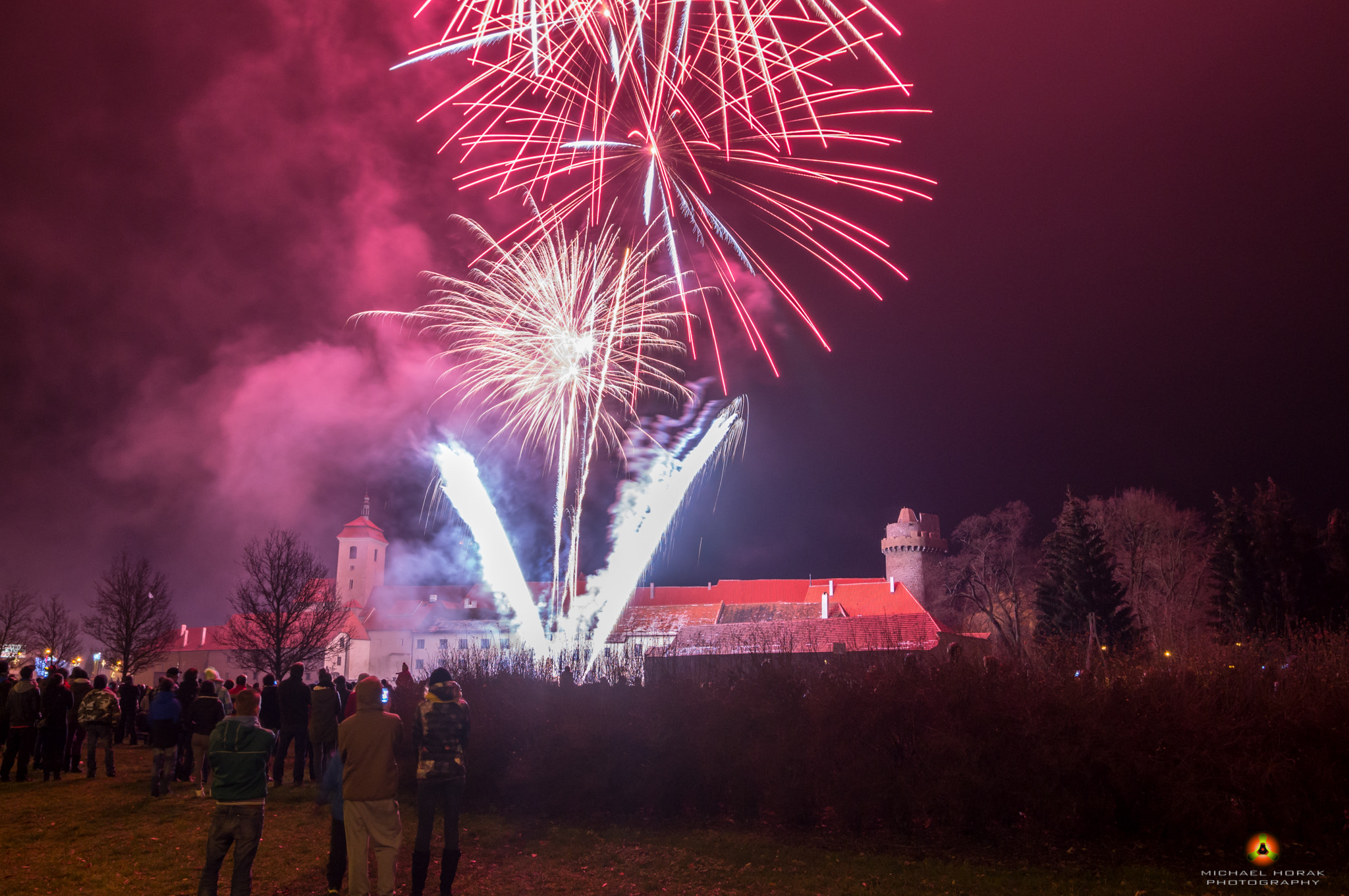 Sony SLT-A37 + Minolta AF 17-35mm F2.8-4 (D) sample photo. Fireworks photography