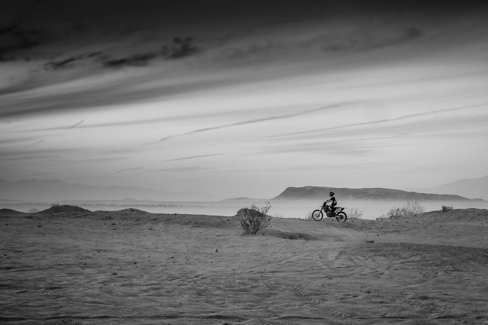 Fujifilm X-E1 + ZEISS Touit 32mm F1.8 sample photo. Desert b&w photography