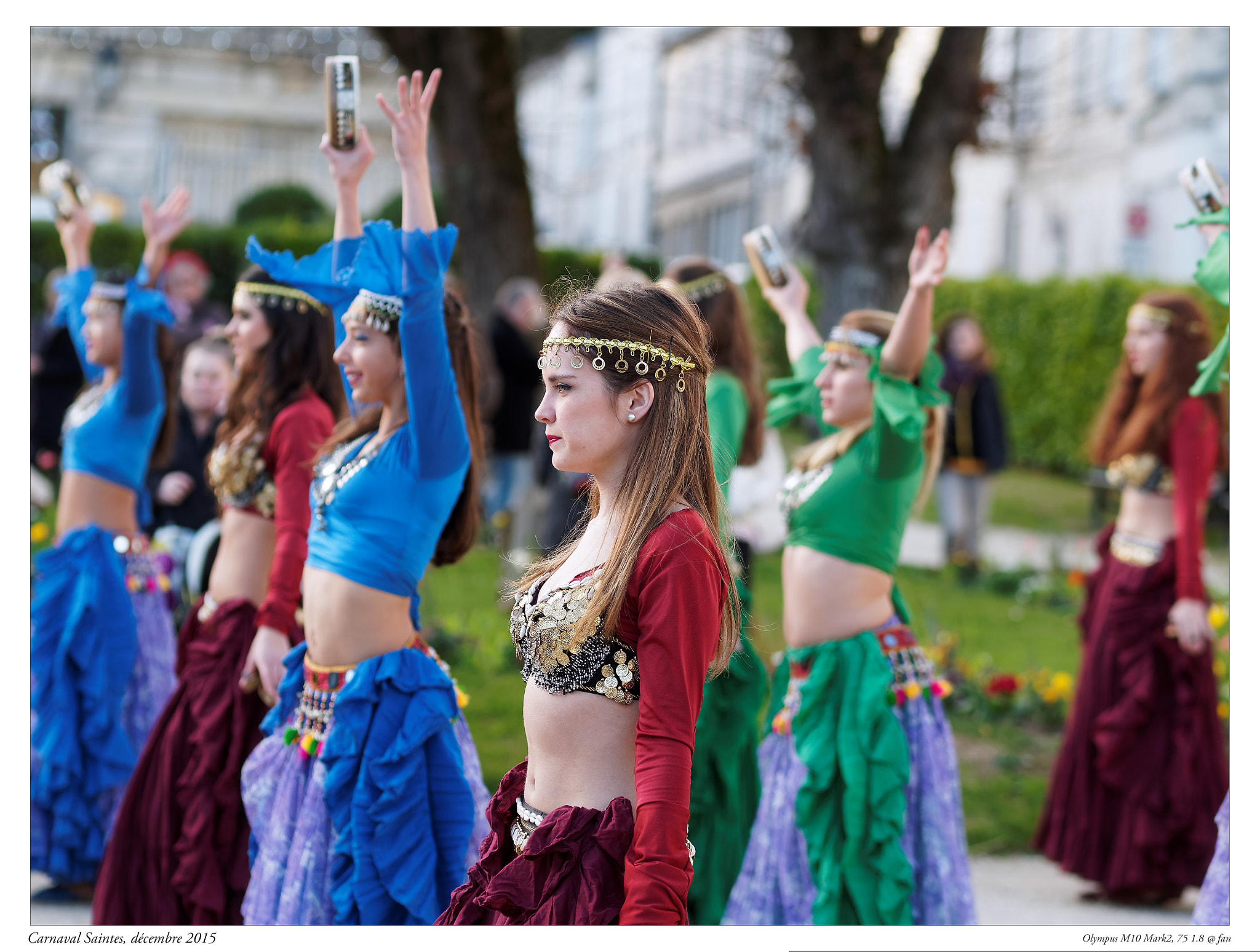 Olympus OM-D E-M10 II + Olympus M.Zuiko Digital ED 75mm F1.8 sample photo. Dcembre_2015_carnaval_saintes.jpg photography