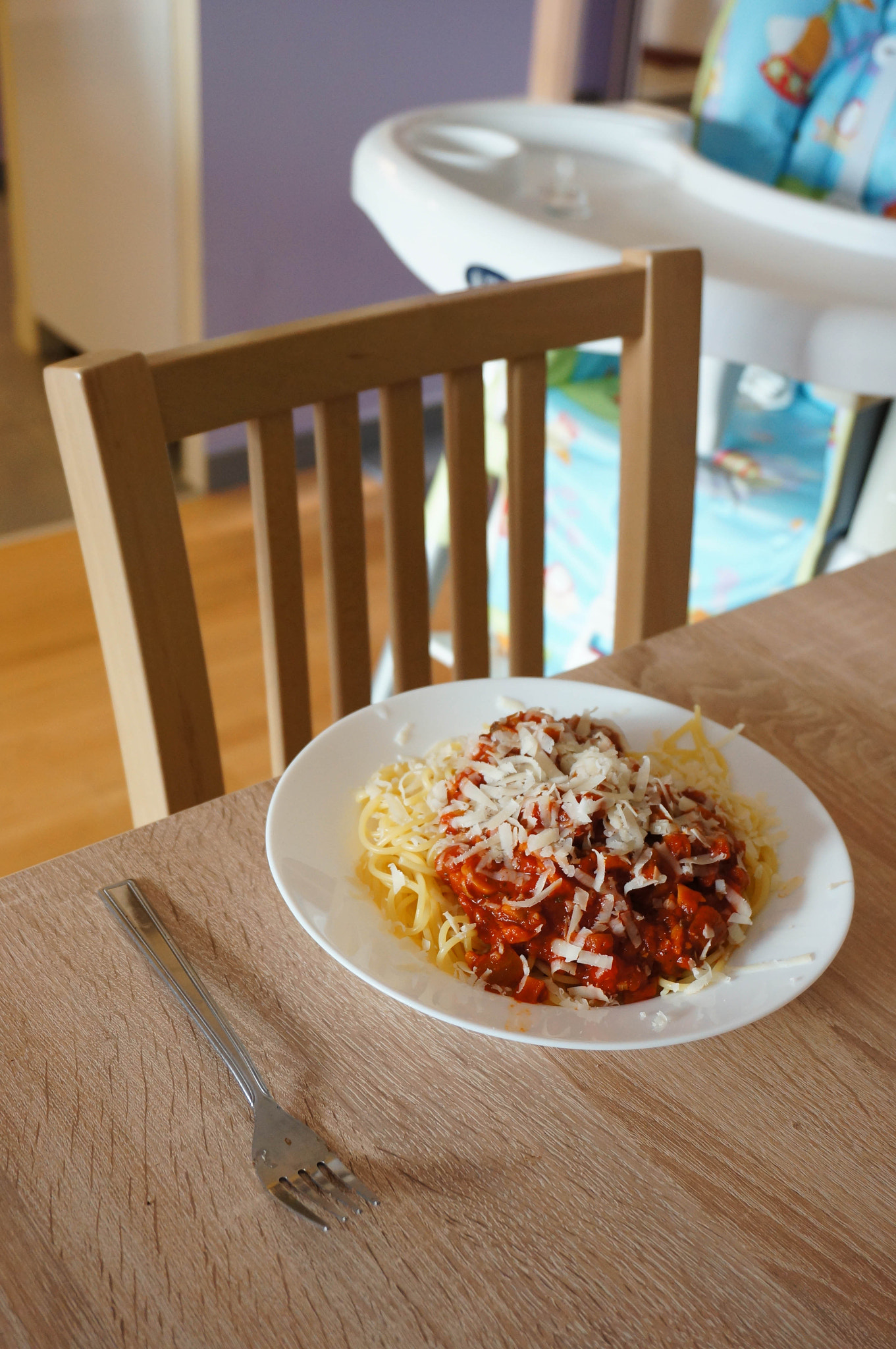 Sony E 16-50mm F3.5-5.6 PZ OSS sample photo. Spaghetti on plate photography