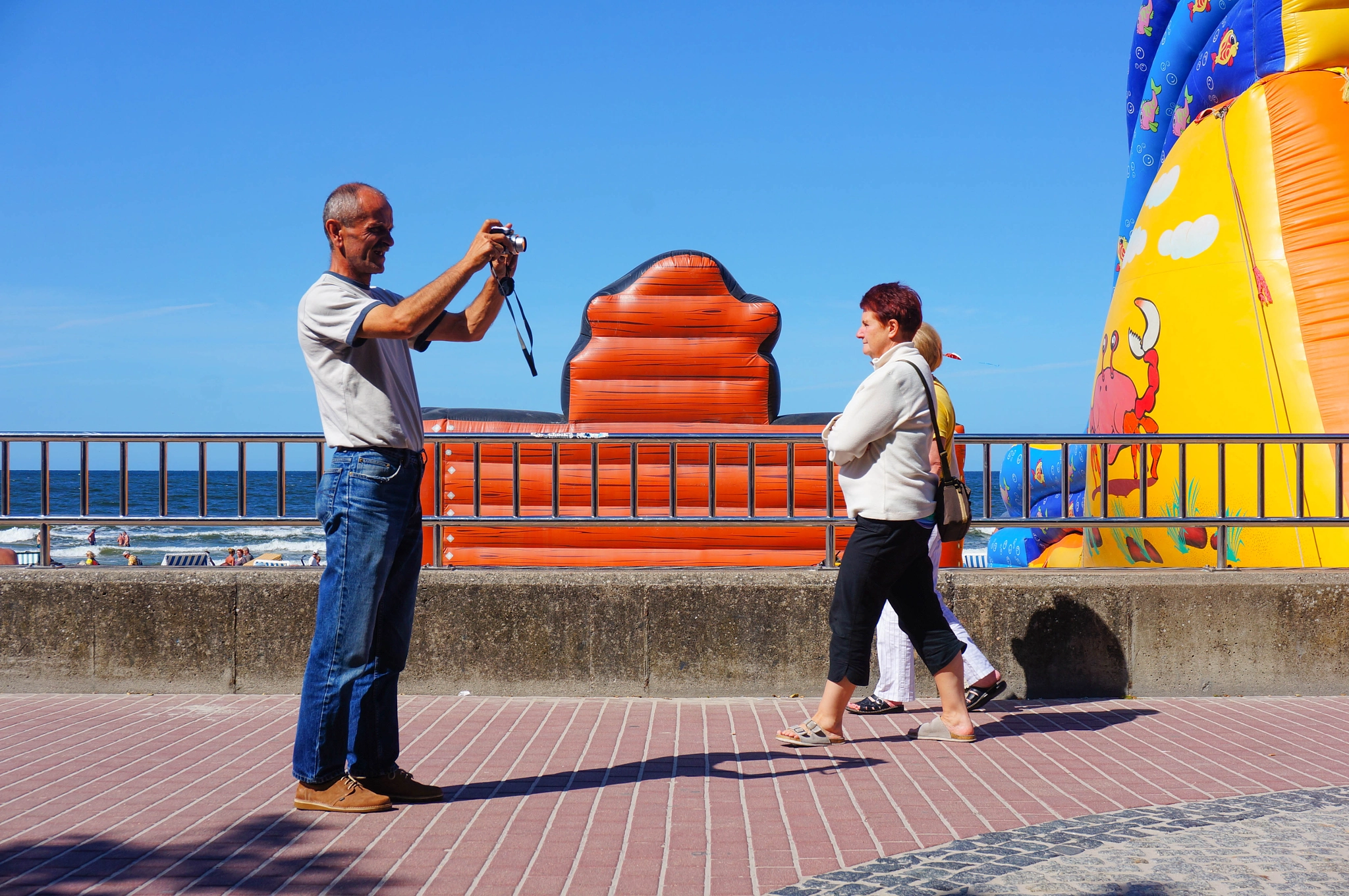 Sony E 16-50mm F3.5-5.6 PZ OSS sample photo. Photographing man photography