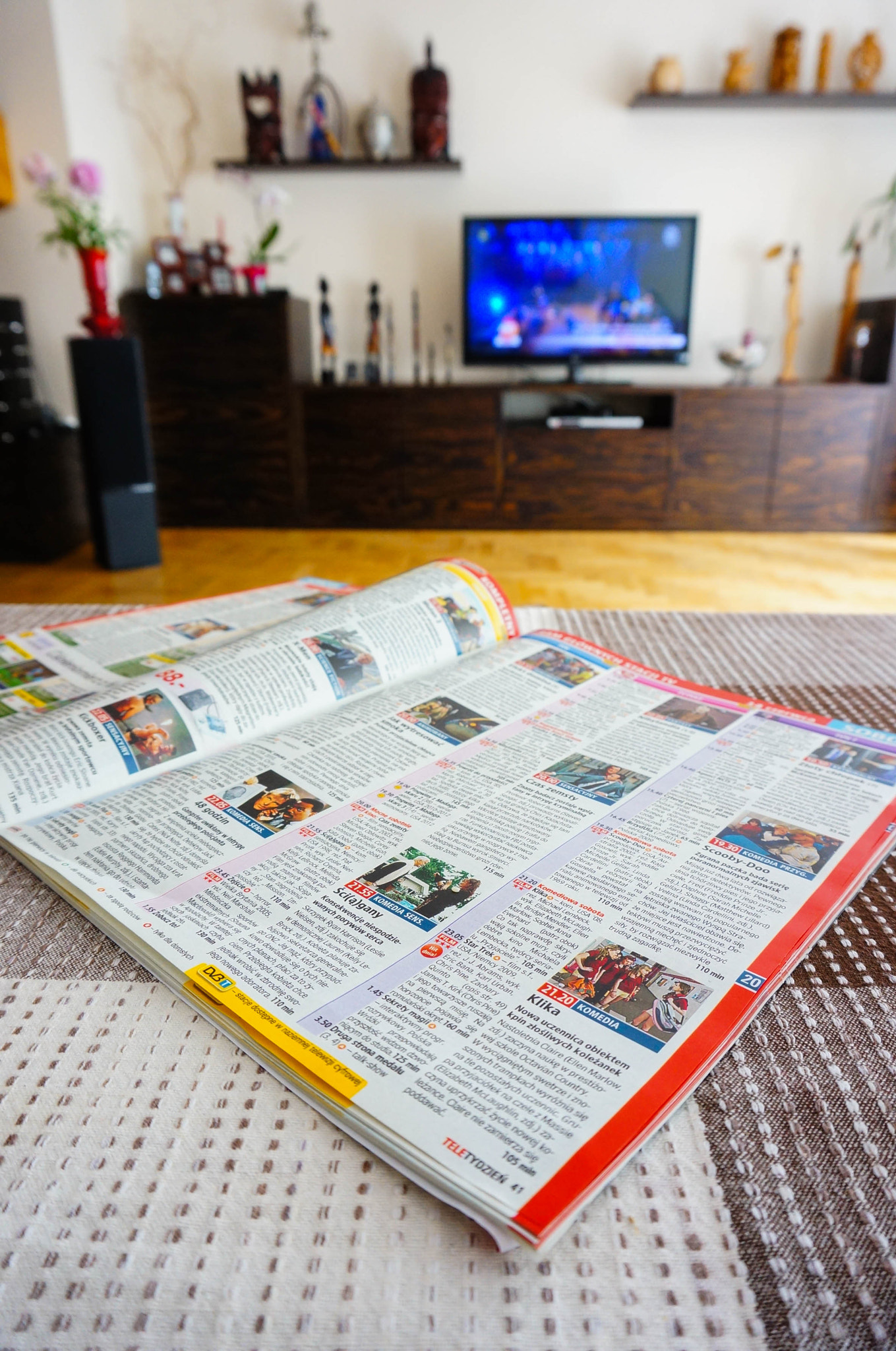 Sony E 16-50mm F3.5-5.6 PZ OSS sample photo. Open tv magazine photography