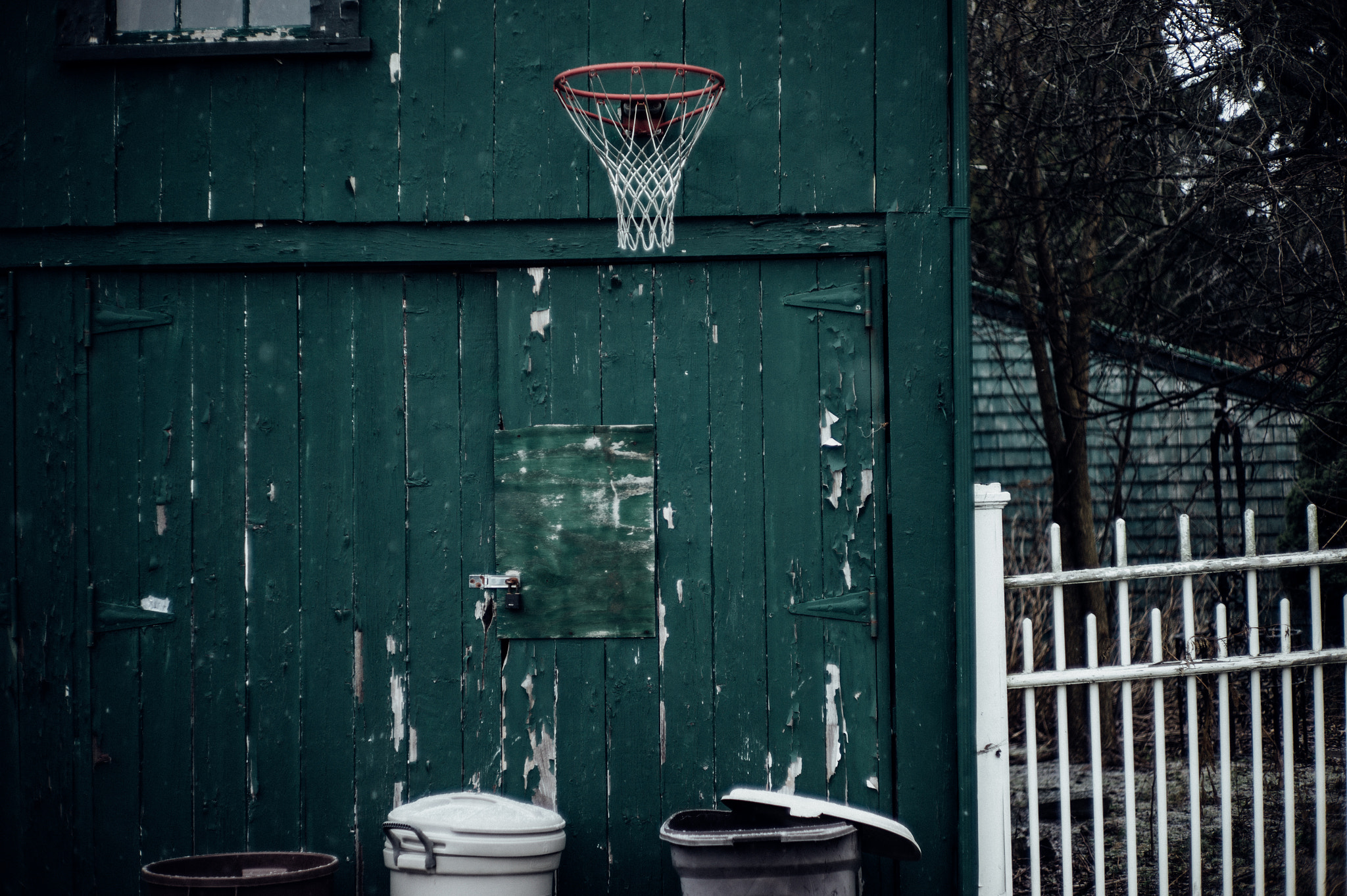 Leica M9 + Summilux-M 50mm f/1.4 (II) sample photo. Buckets photography