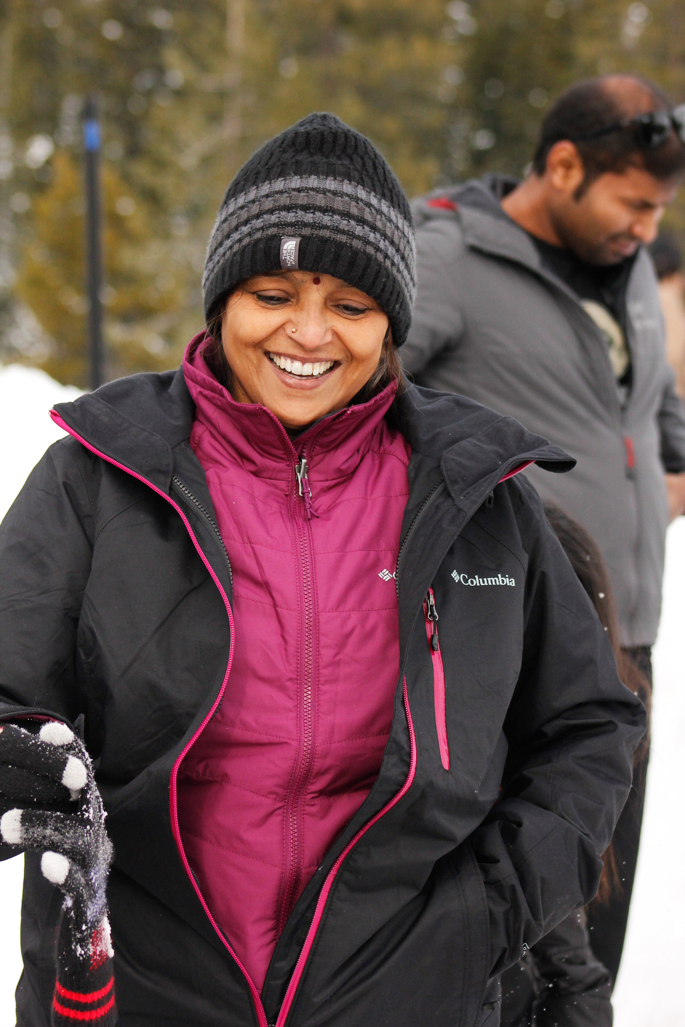 Canon EOS 550D (EOS Rebel T2i / EOS Kiss X4) sample photo. Snow gloves photography