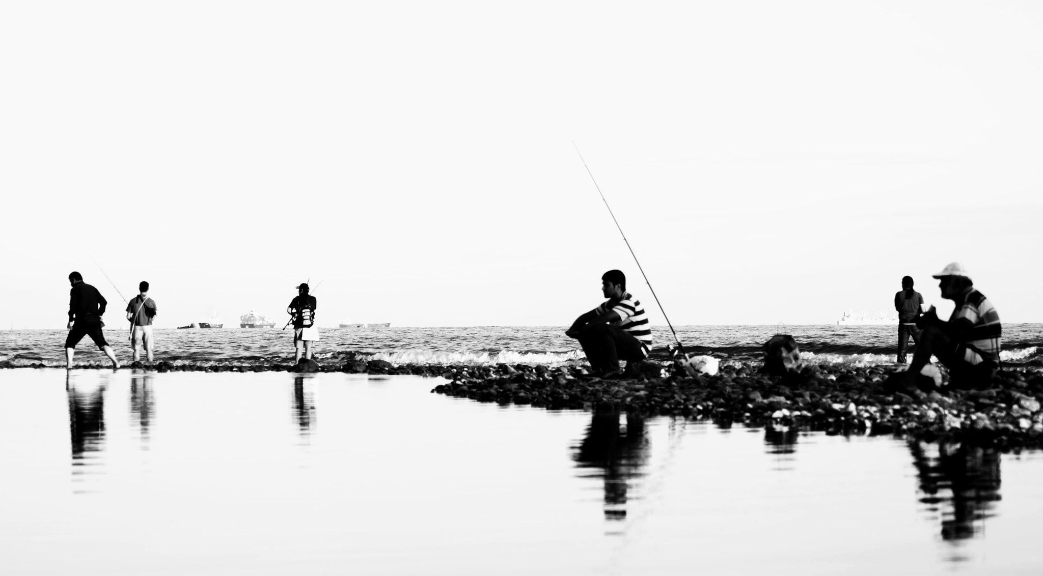 AF Zoom-Nikkor 70-300mm f/4-5.6D ED sample photo. Black and white reflections photography