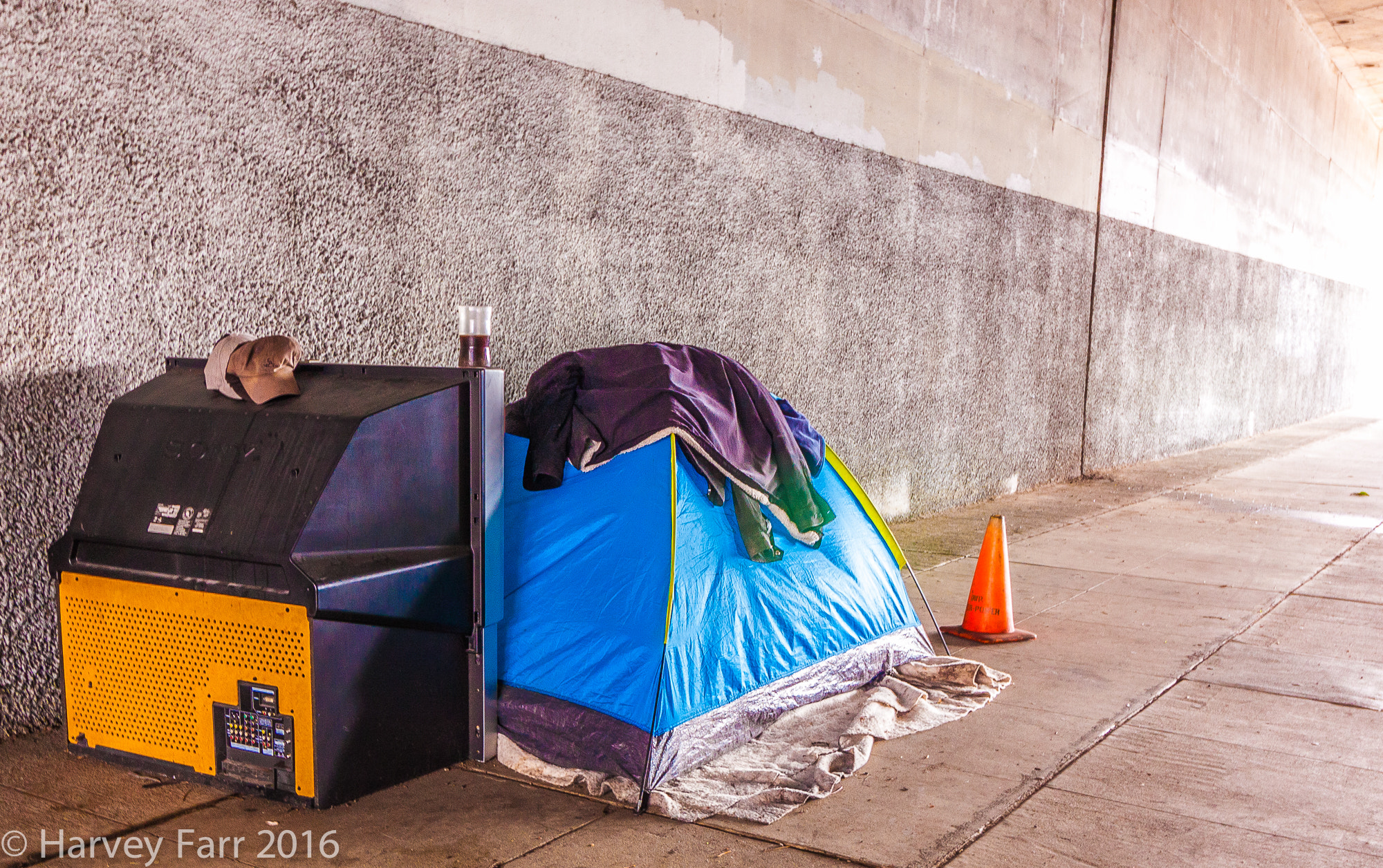 Canon EF-S 10-18mm F4.5–5.6 IS STM sample photo. Homeless home photography